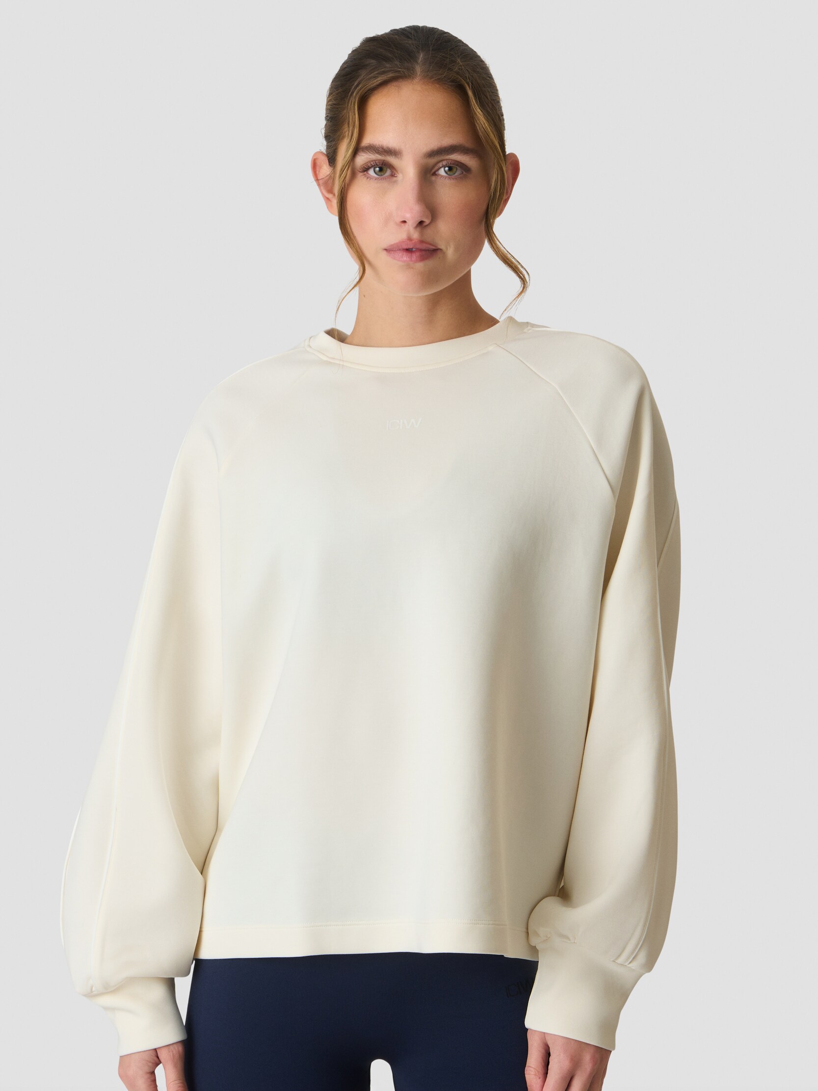 
ICANIWILL, 
W CONTRAST CREWNECK, 
Detail 1
