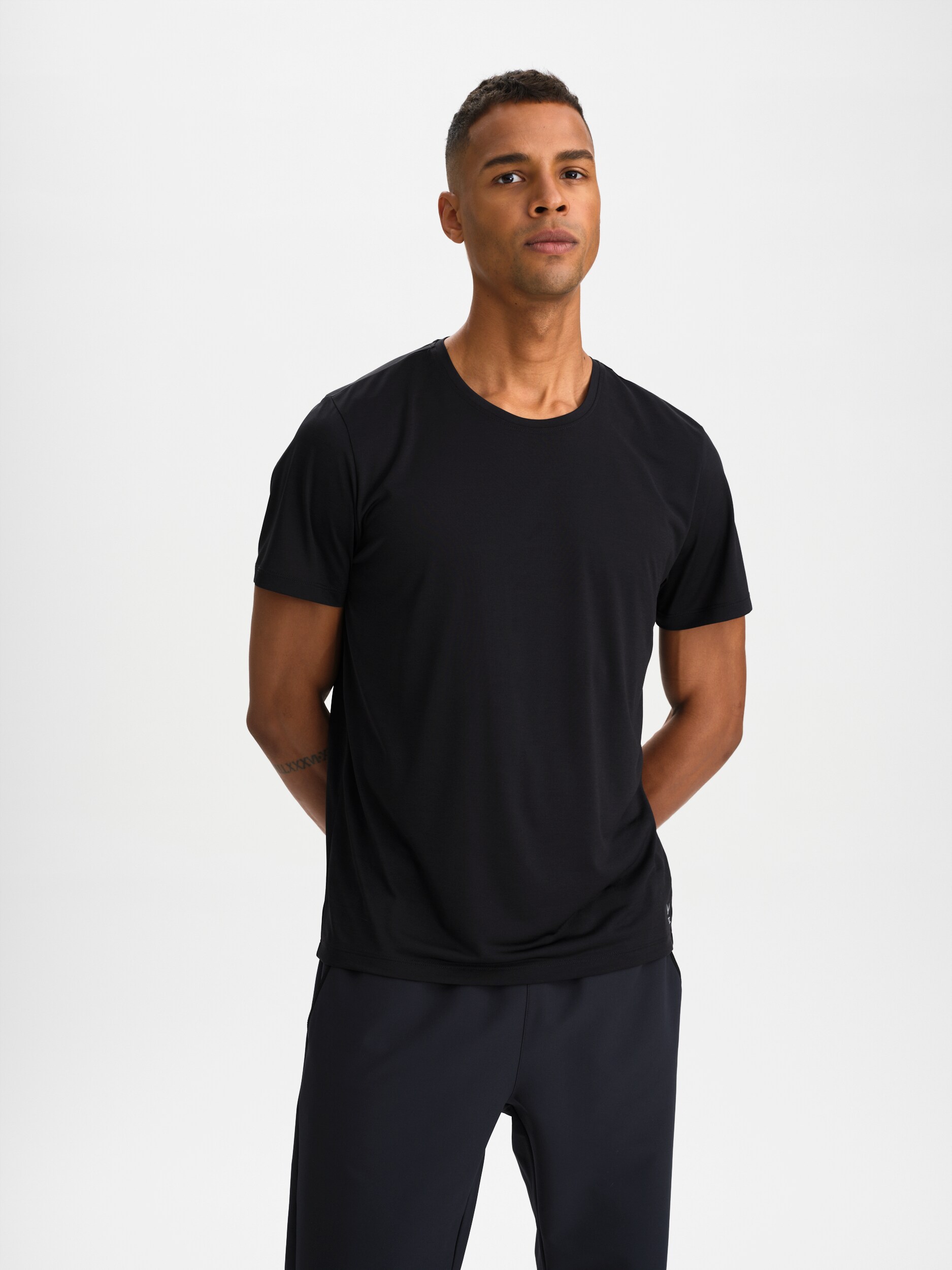 
SOC, 
M Run Tee, 
Detail 1
