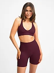 SIGNATURE SEAMLESS BIKE SHORTS - CHERRY LACQUER Model01 Small1x1