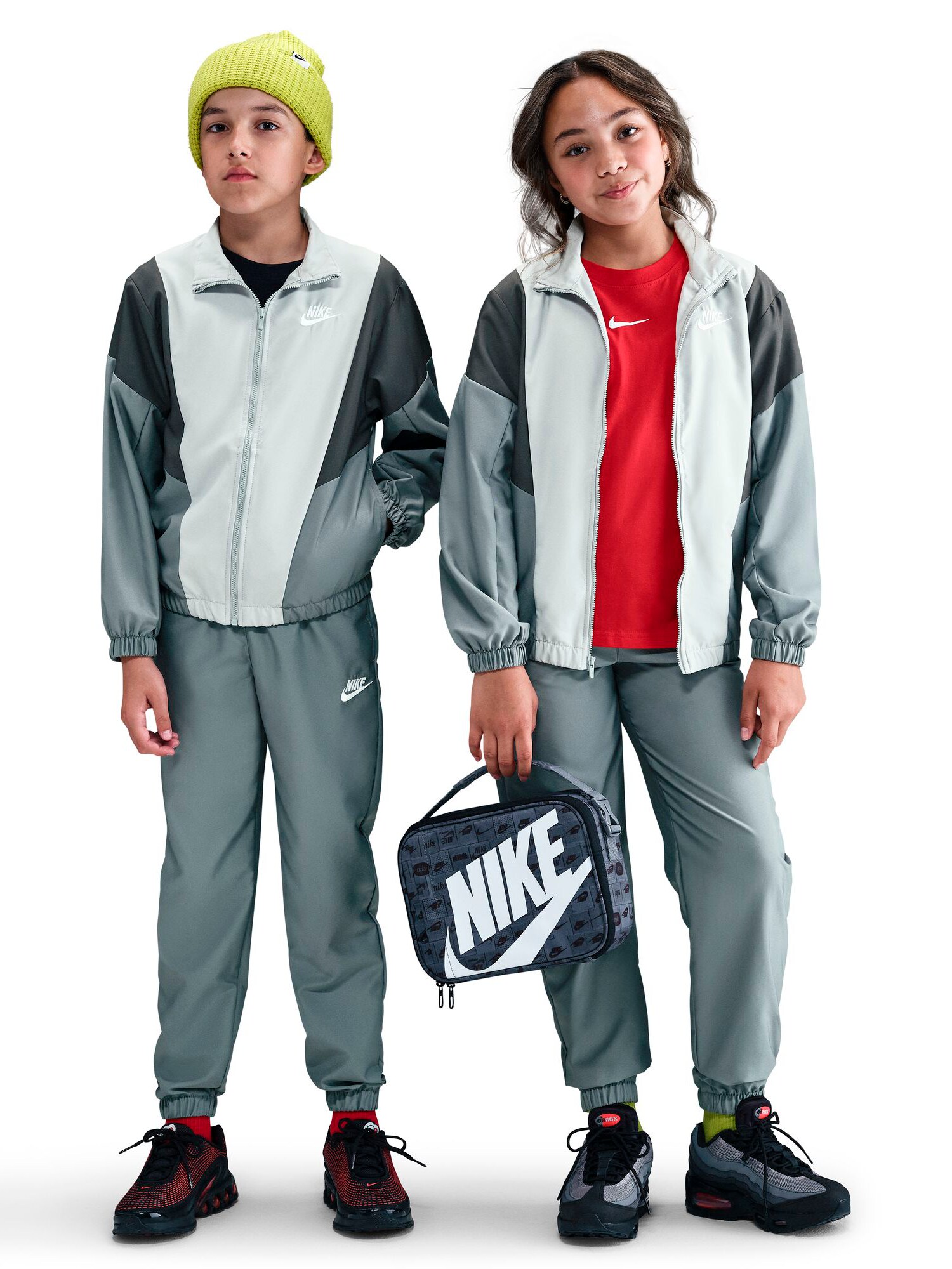 
NIKE, 
NIKE SPORTSWEAR BIG KIDS' WOVEN TRA, 
Detail 1
