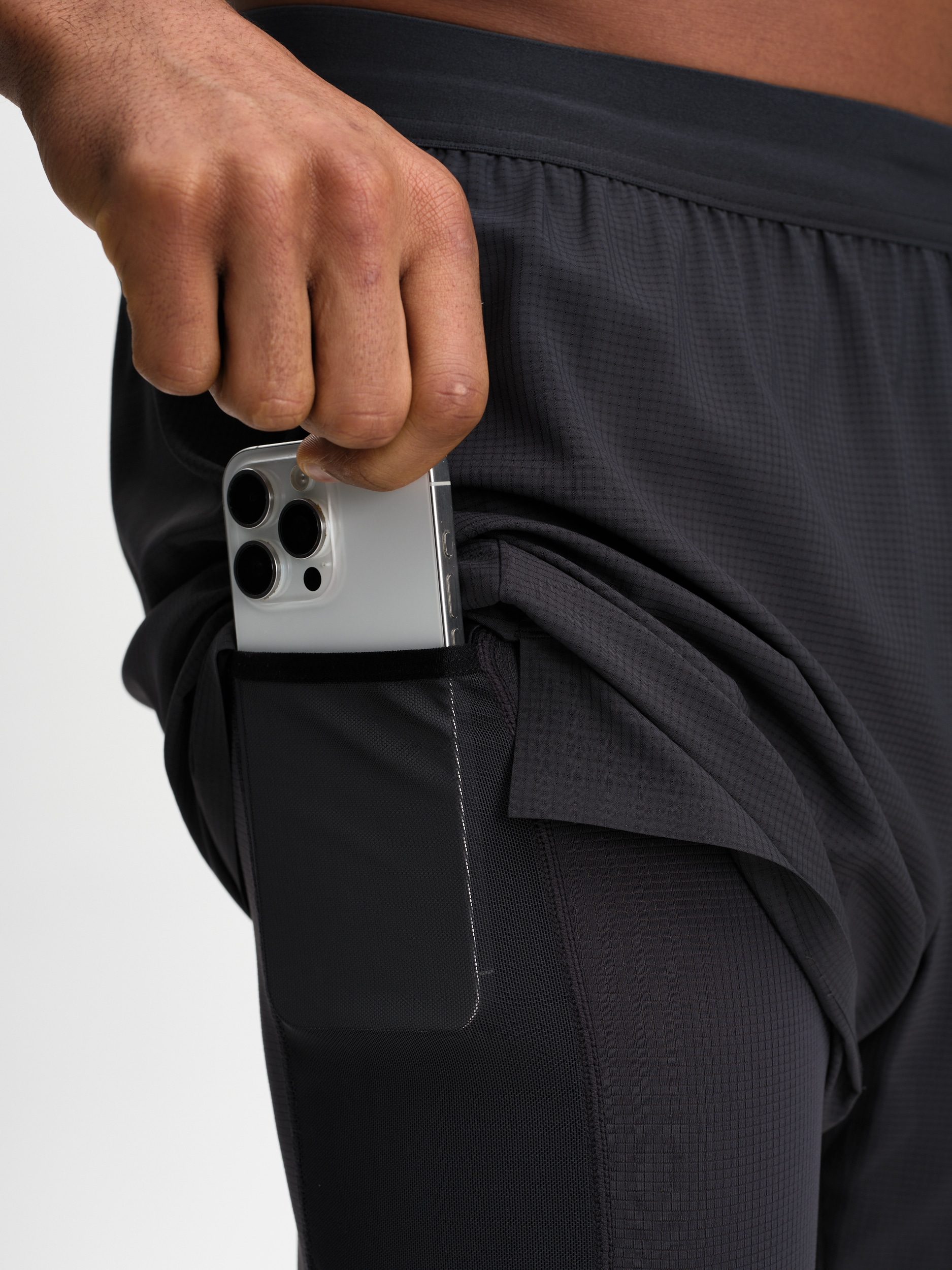 SOC, M RUN AIRY SHORTS