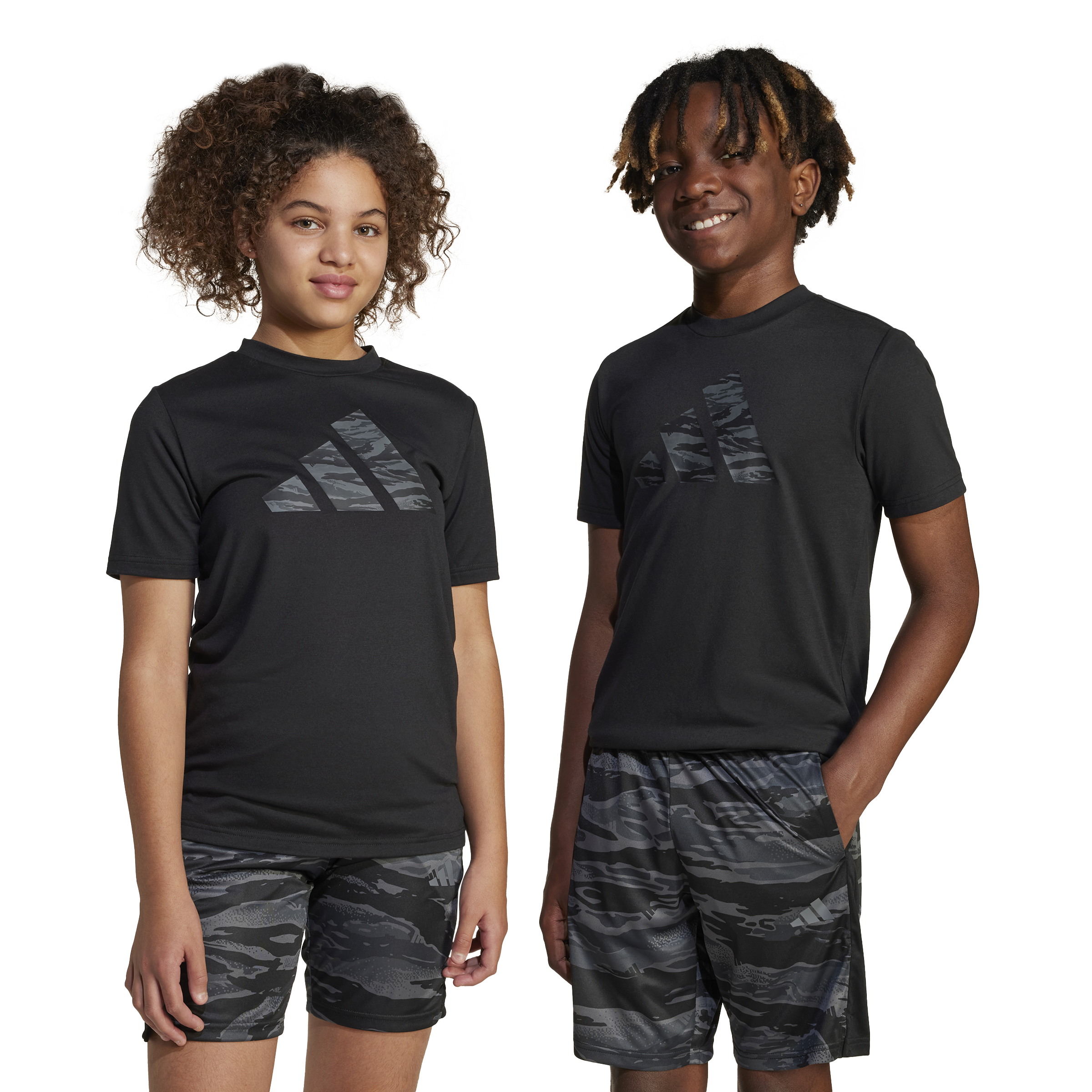 
ADIDAS, 
J Tr-Es Cam Te, 
Detail 1
