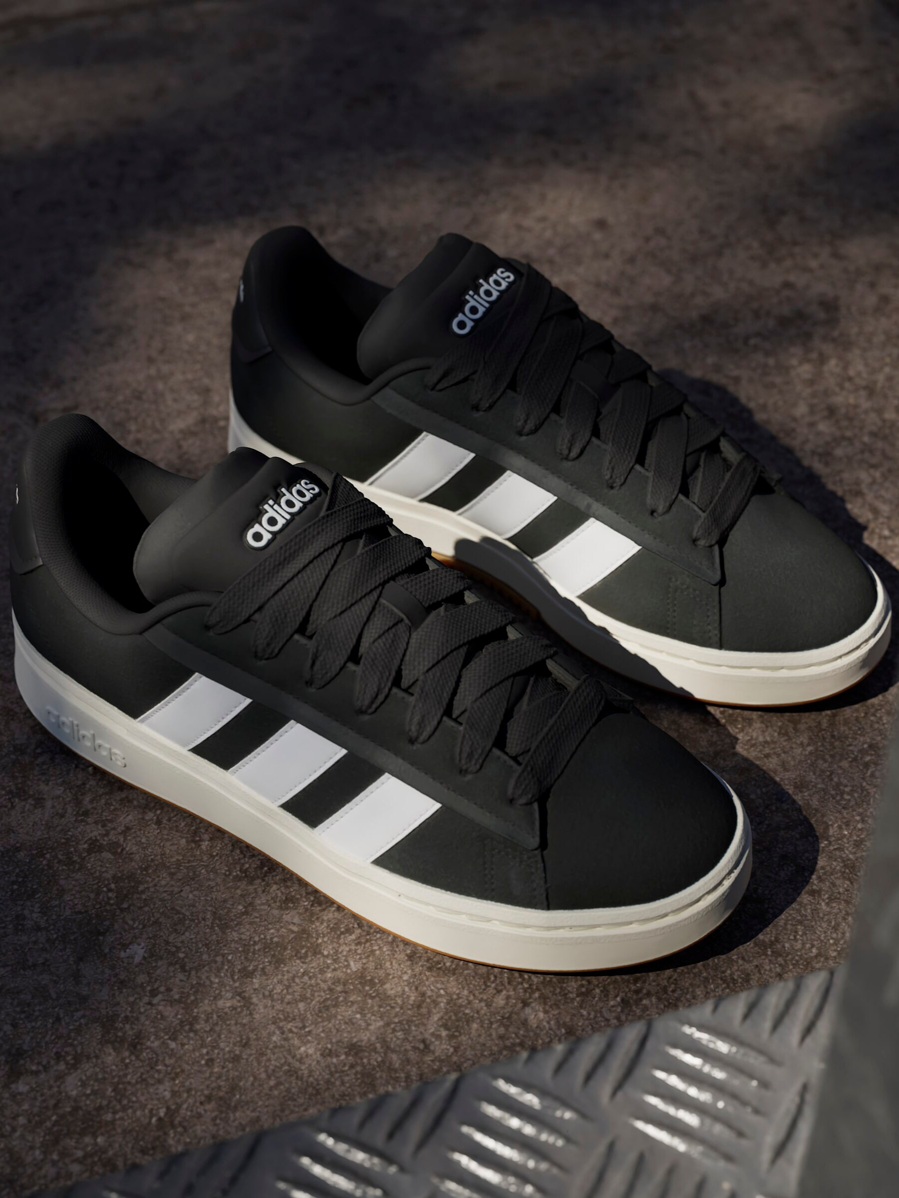 
ADIDAS, 
M Grand Court Alpha 00s, 
Detail 1
