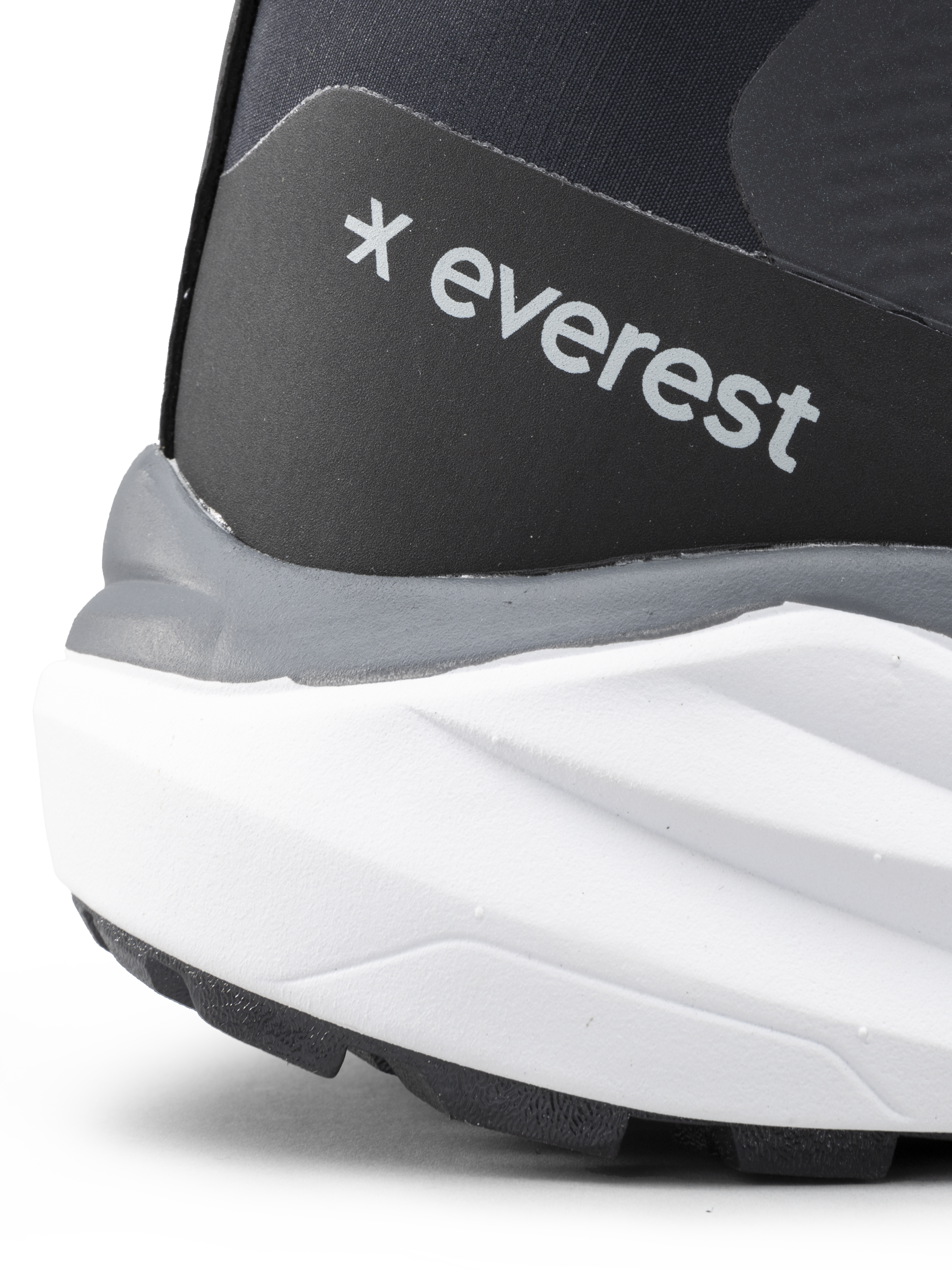 EVEREST, M Shields Hike Mid