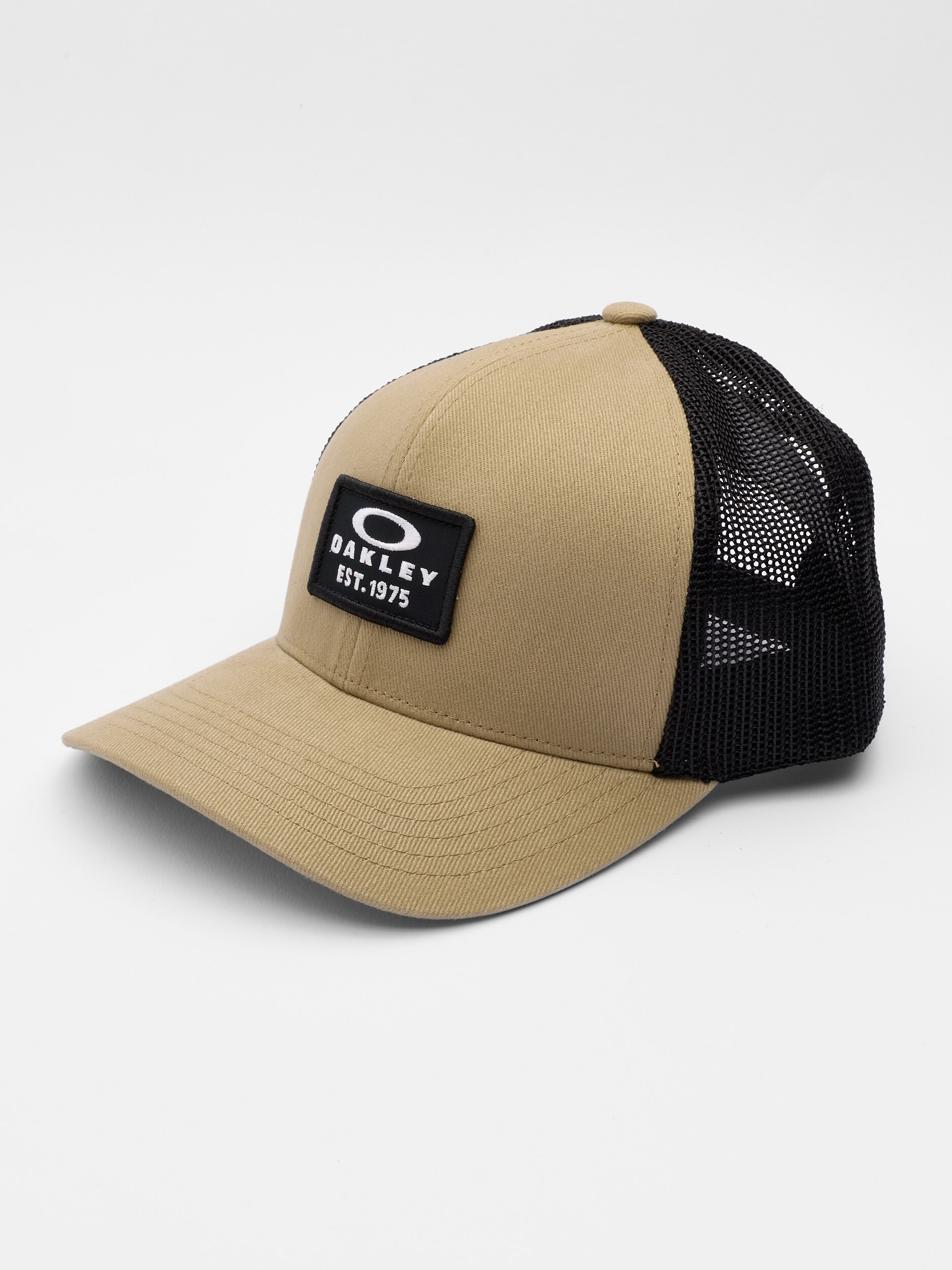 
OAKLEY, 
Patch Trucker Hat, 
Detail 1
