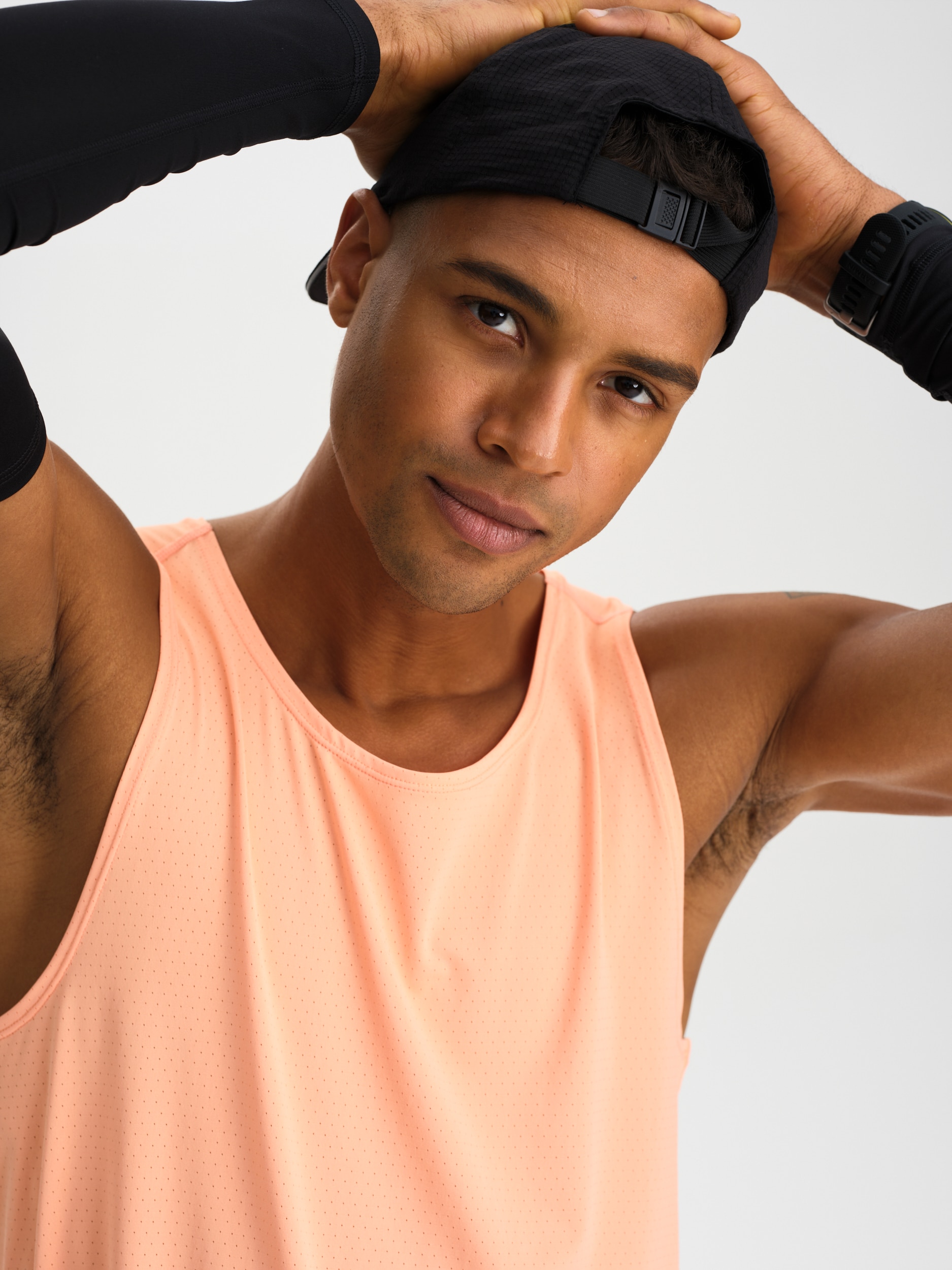 SOC, M RUN AIRY SINGLET