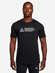 M ACG DF TEE STD TRAIL LOGO - BLACK Model01 Small1x1