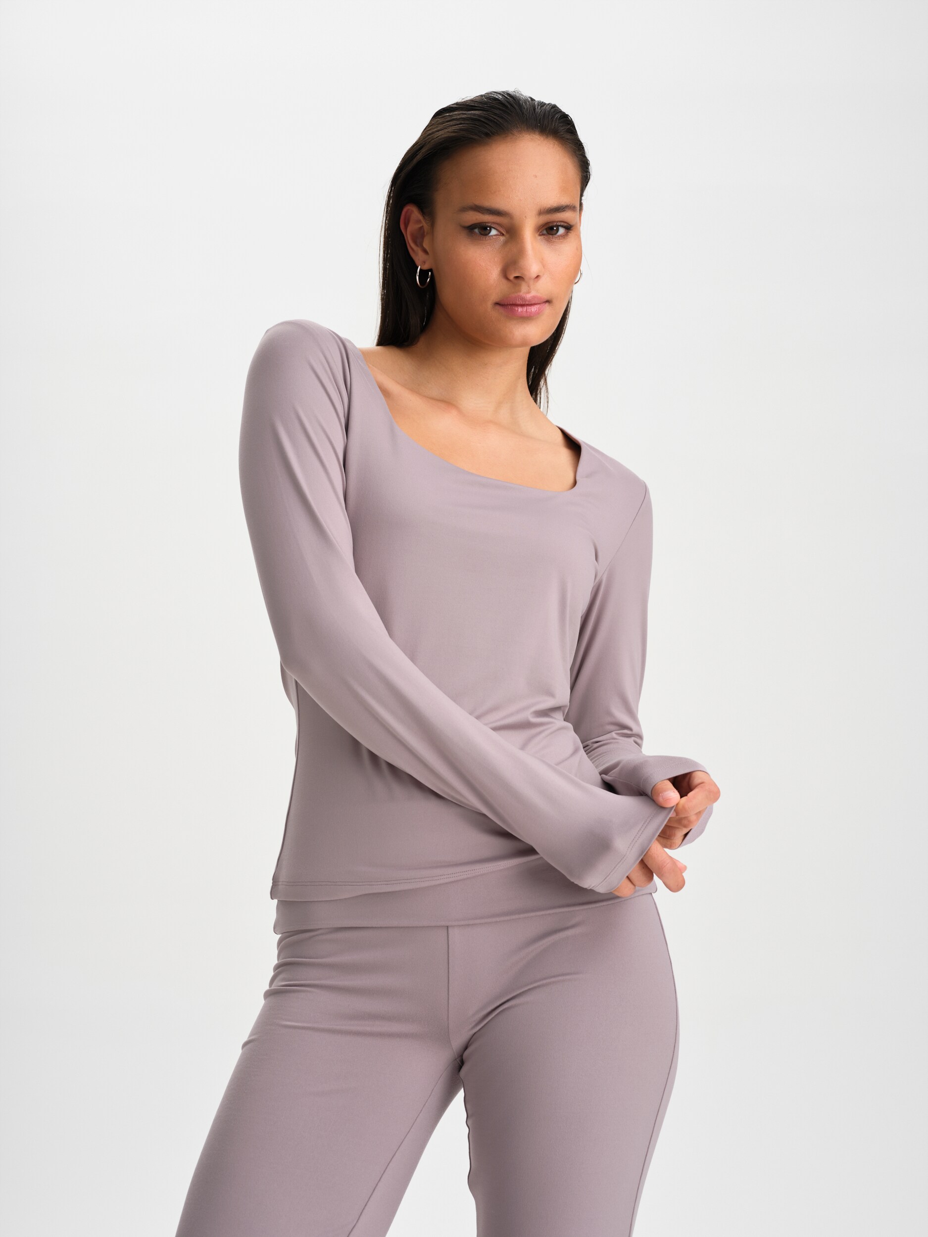 
SOC, 
W Soft Square Longsleeve, 
Detail 1
