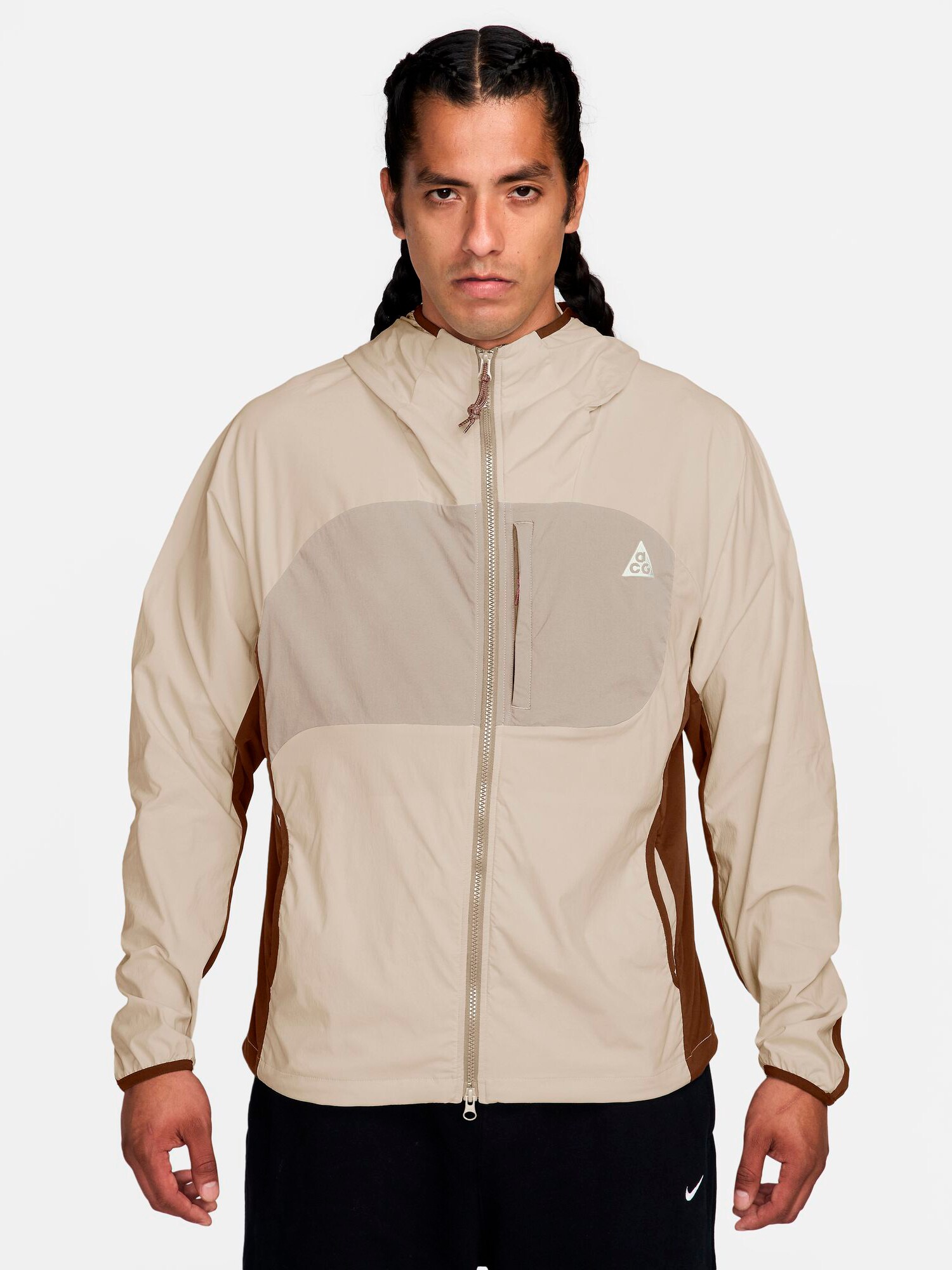 
NIKE, 
M ACG UV FIVE TOWERS JKT, 
Detail 1
