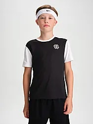 J Bts Tee - Black Model01 Small1x1