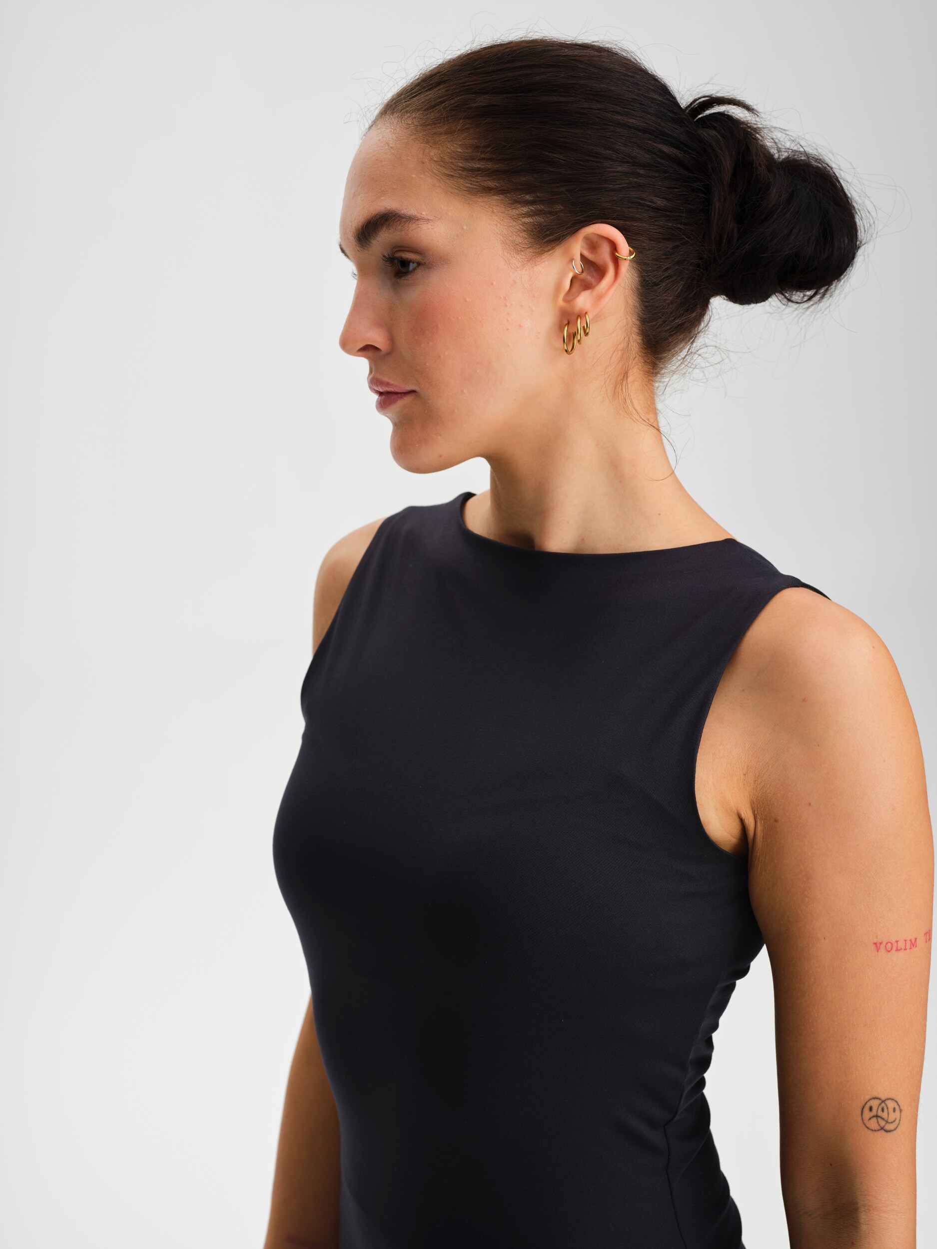 SOC, W Soft Square Singlet