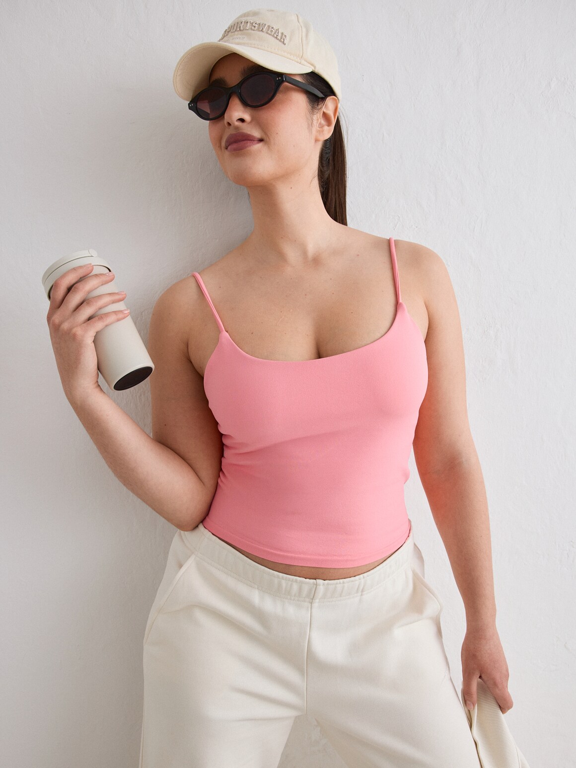 
AIM&acute;N, 
Shape Seamless Strap Singlet, 
Detail 1
