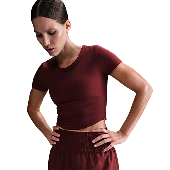 395775106102 NIKE Nike One Fitted Women'S Dri-Fit Ss 395775106102 NIKE Nike One Fitted Women'S Dri-Fit Ss Model01 Detail