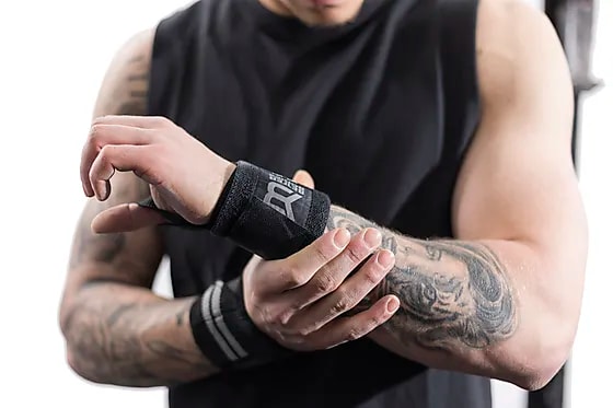 244729101101 BETTER BODIES Elastic Wrist Wraps 244729101101 BETTER BODIES Elastic Wrist Wraps Model01 Detail