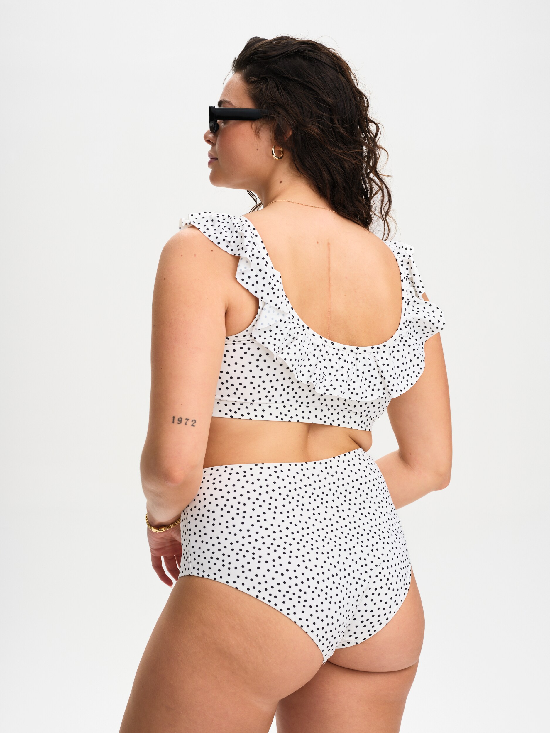 SOC, W Beach Frill Top