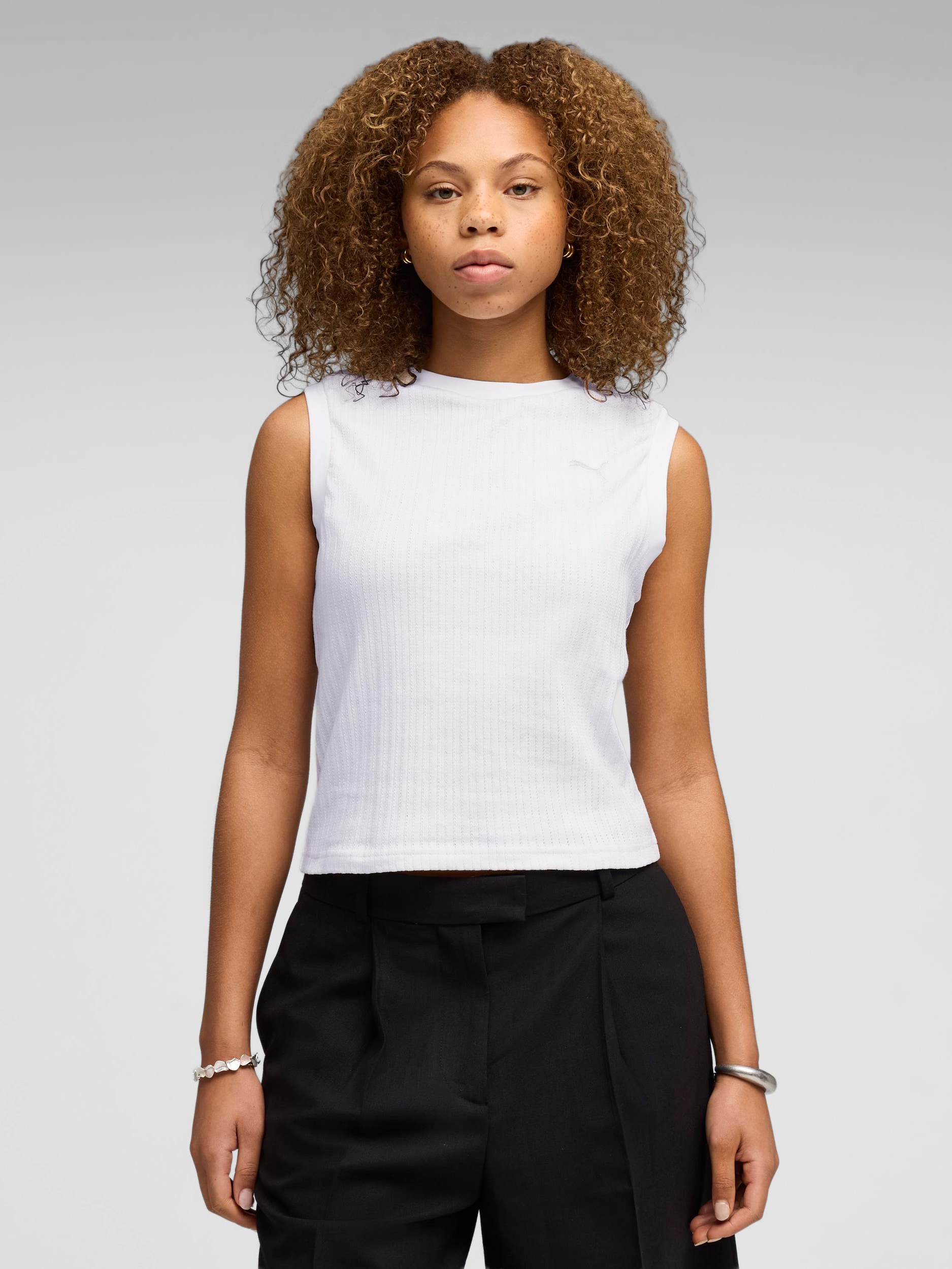 
PUMA, 
W COMFORT TANK, 
Detail 1
