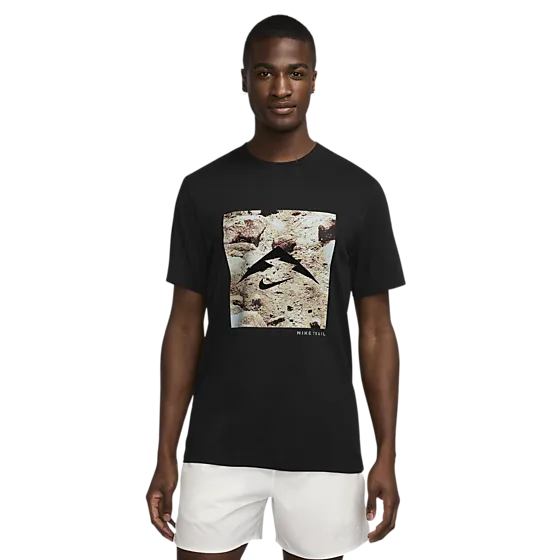 405678101101 NIKE M Nk Df Tee Trail Energy 405678101101 NIKE M Nk Df Tee Trail Energy Model01 Detail