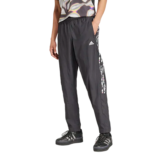 395630101103 ADIDAS M Pride Tiro Pant 395630101103 ADIDAS M Pride Tiro Pant Model01 Detail