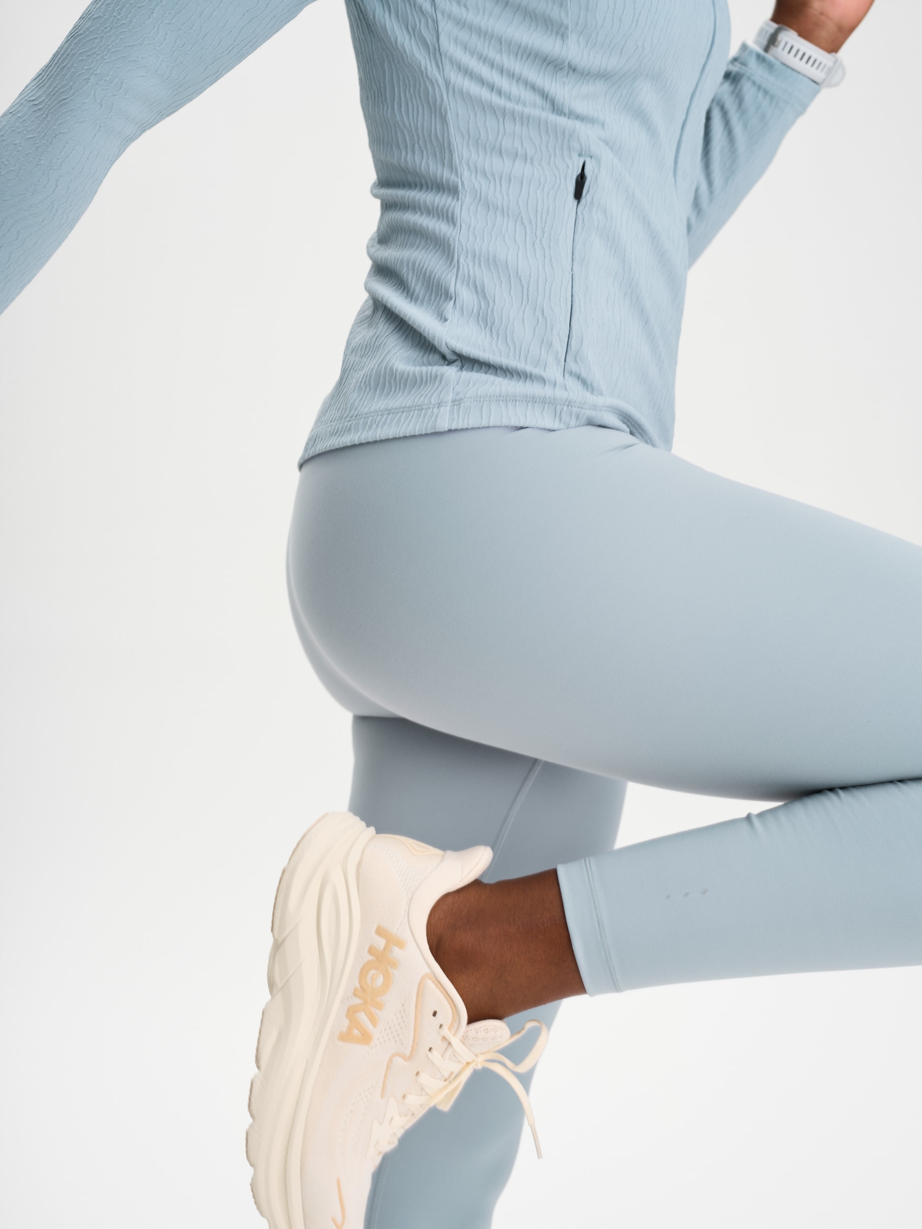 SOC, W RUN PACE HOOD