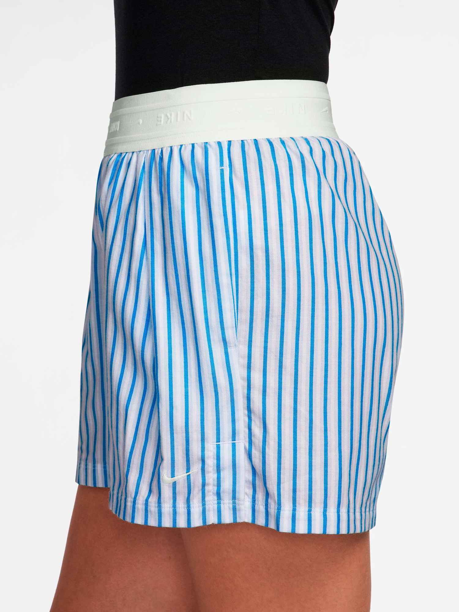 NIKE, W CHILL POPLIN STRIPE SHORTS