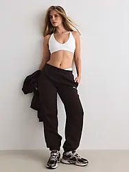 W CLASSIC SWEAT PANTS - CHOCOLATE Model01 Small1x1