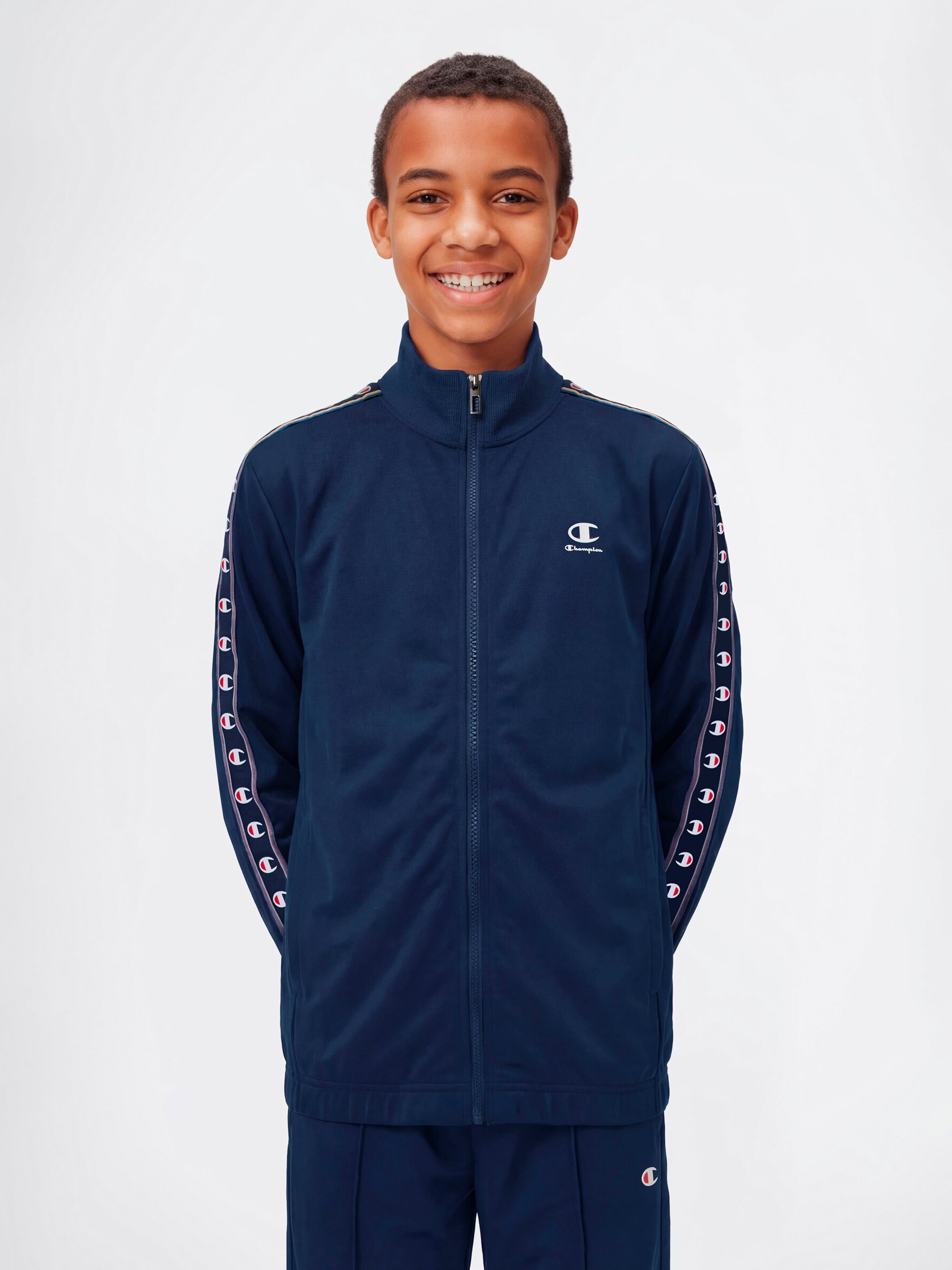 
CHAMPION, 
J TRACKSUIT, 
Detail 1
