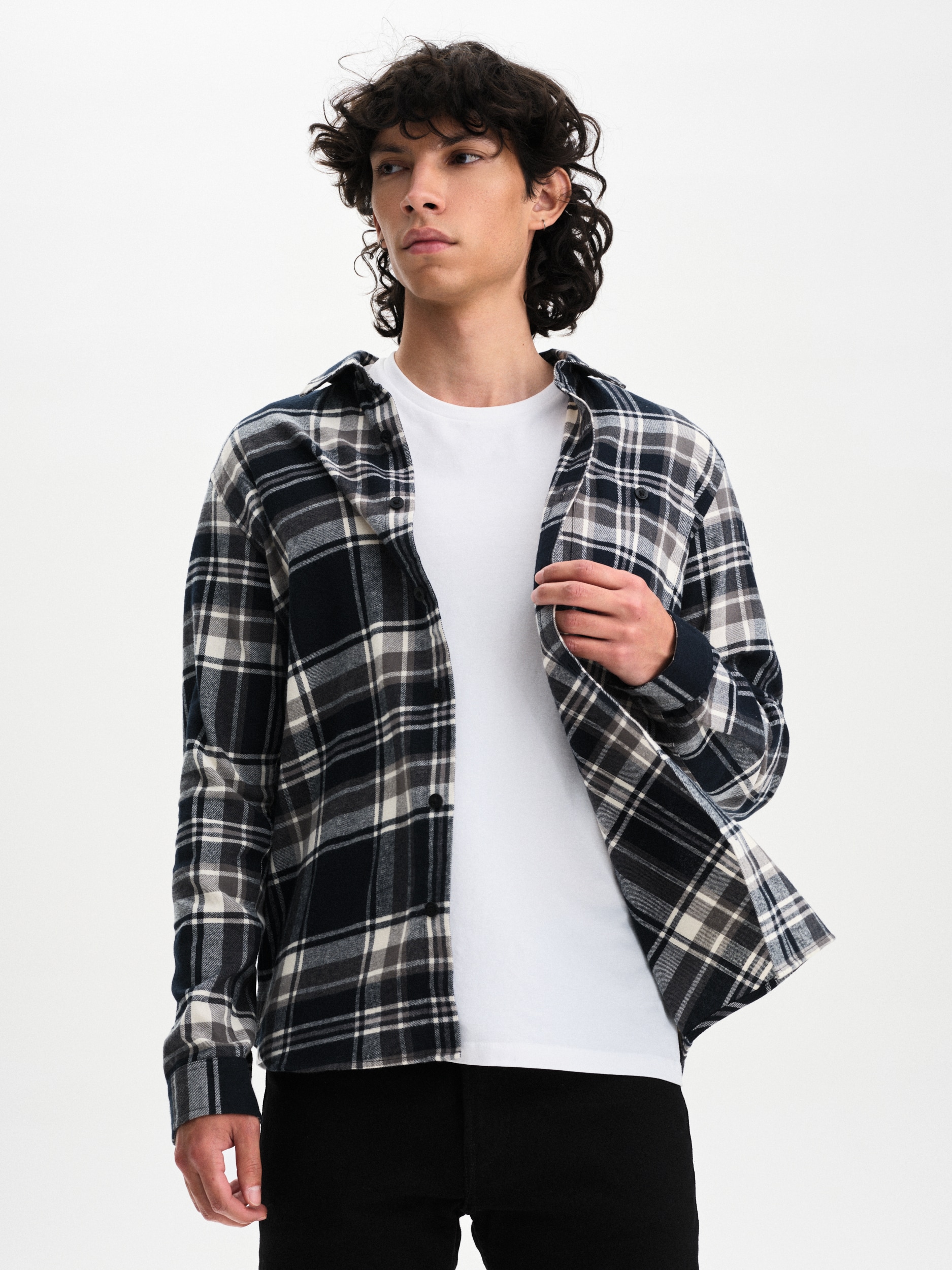 
EVEREST, 
M FLANNEL SHIRT, 
Detail 1
