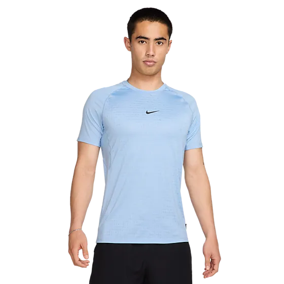 403181102101 NIKE M Np Breathe Slim Ss Top 403181102101 NIKE M Np Breathe Slim Ss Top Model01 Detail