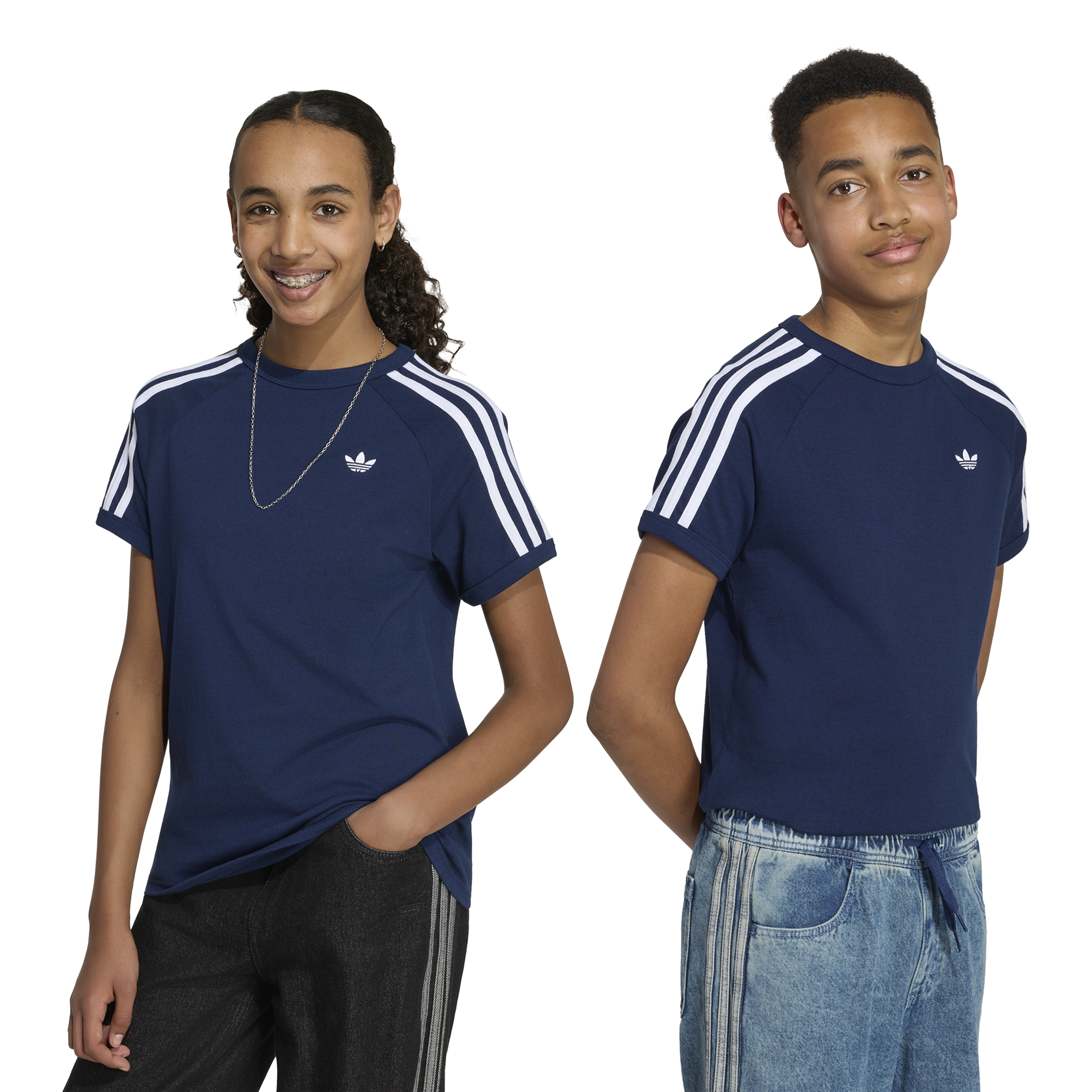 
ADIDAS ORIGINALS, 
J 3 STRIPE TEE, 
Detail 1
