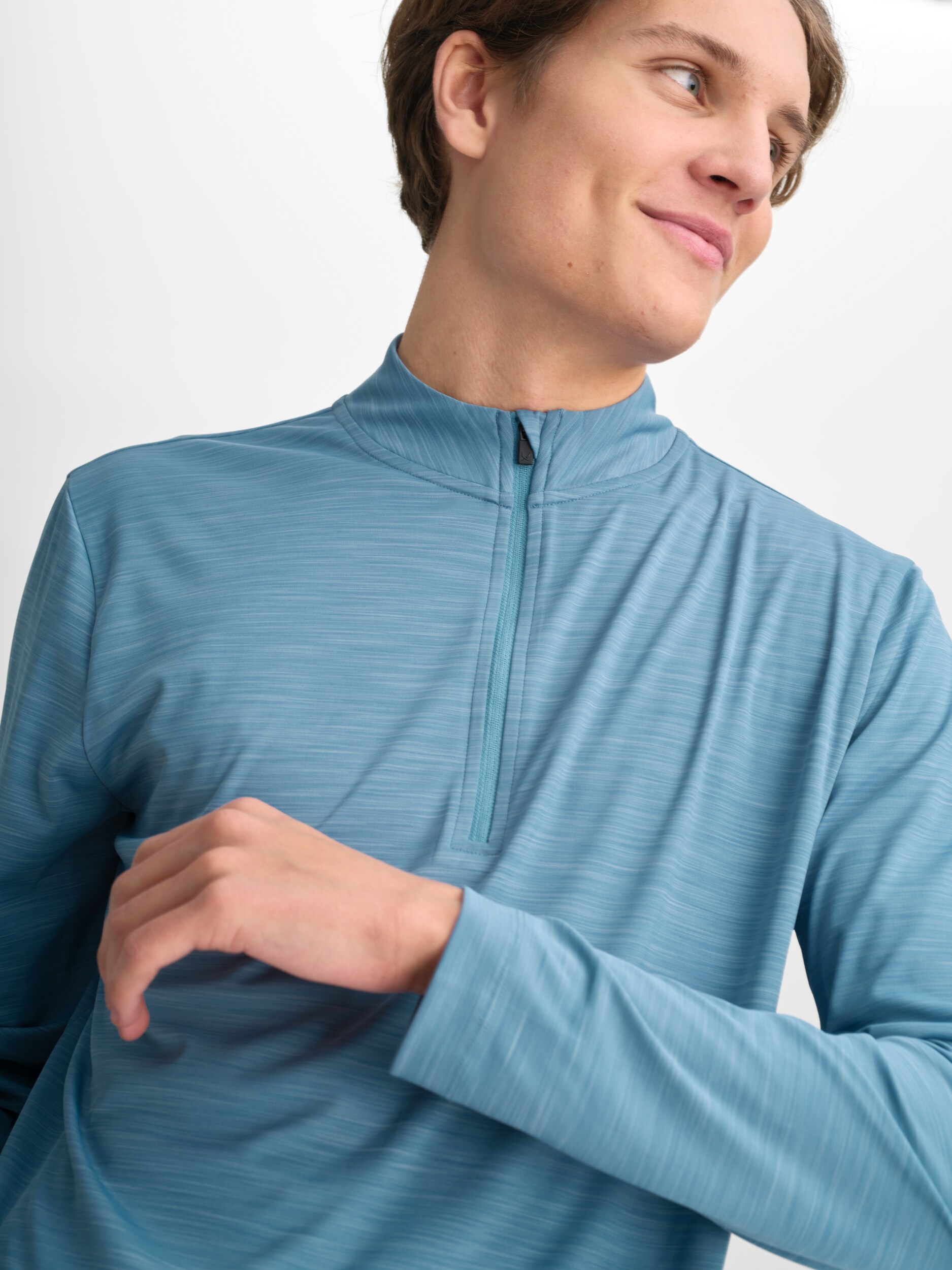 SOC, M TRAIN HALFZIP