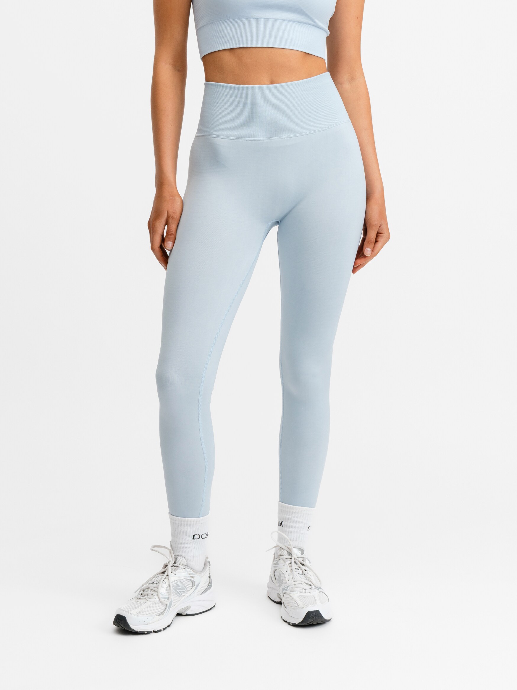 
DROP OF MINDFULNESS, 
Signature Seamless Tights, 
Detail 1
