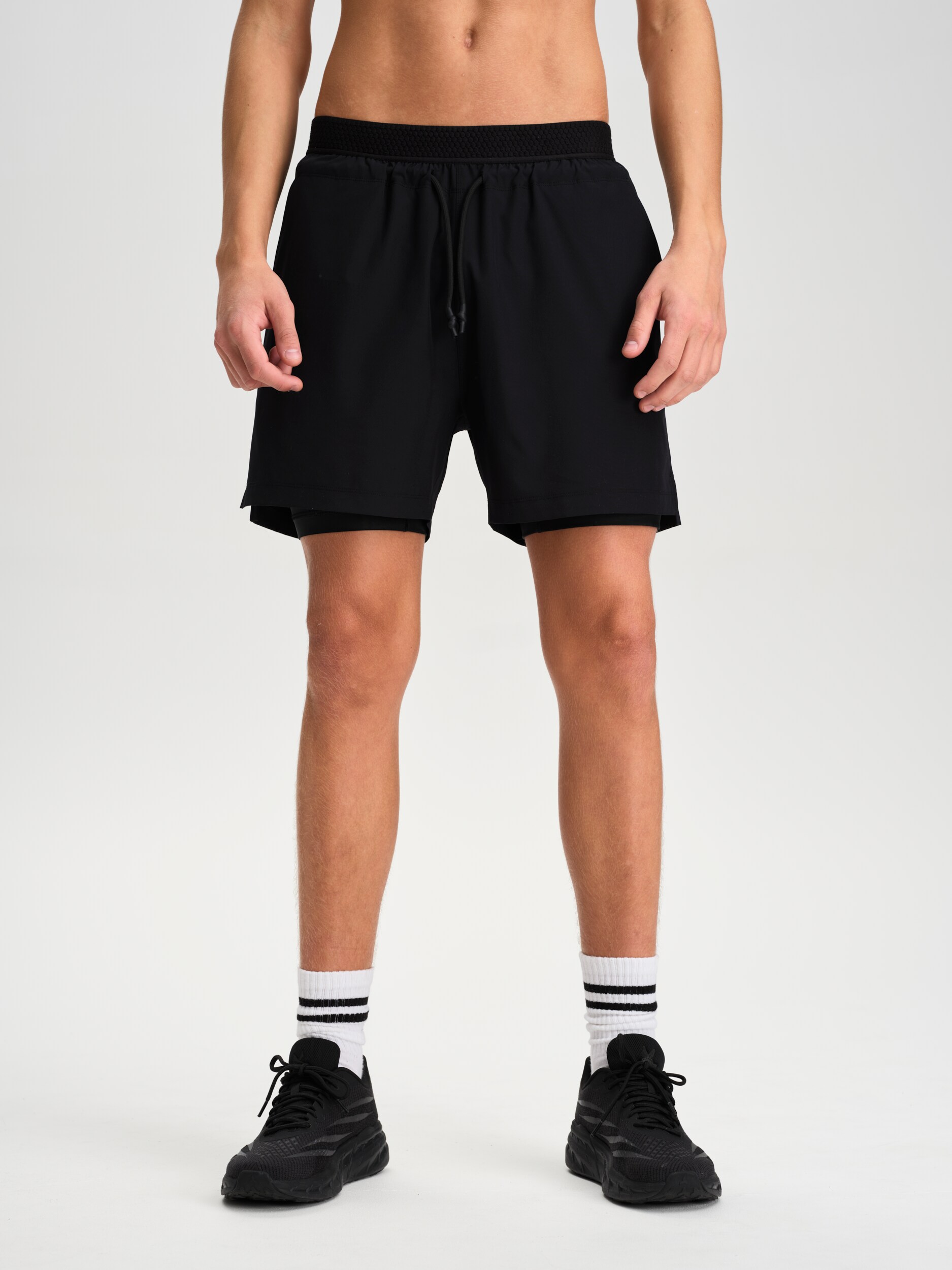 
SOC, 
M Train Shorts, 
Detail 1
