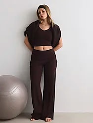 SENSE PETITE PANTS - CHOCOLATE Model01 Small1x1