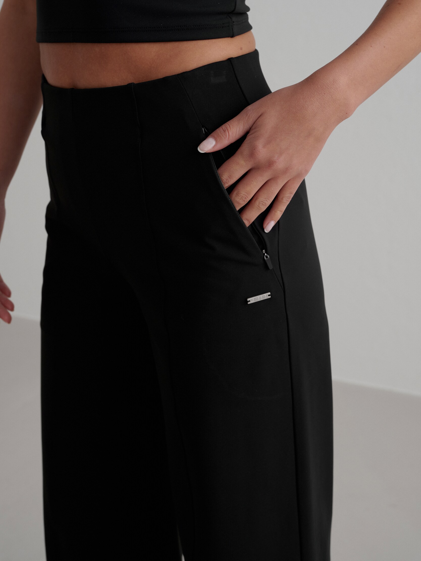 AIM&acute;N, Warming Pintuck Pants