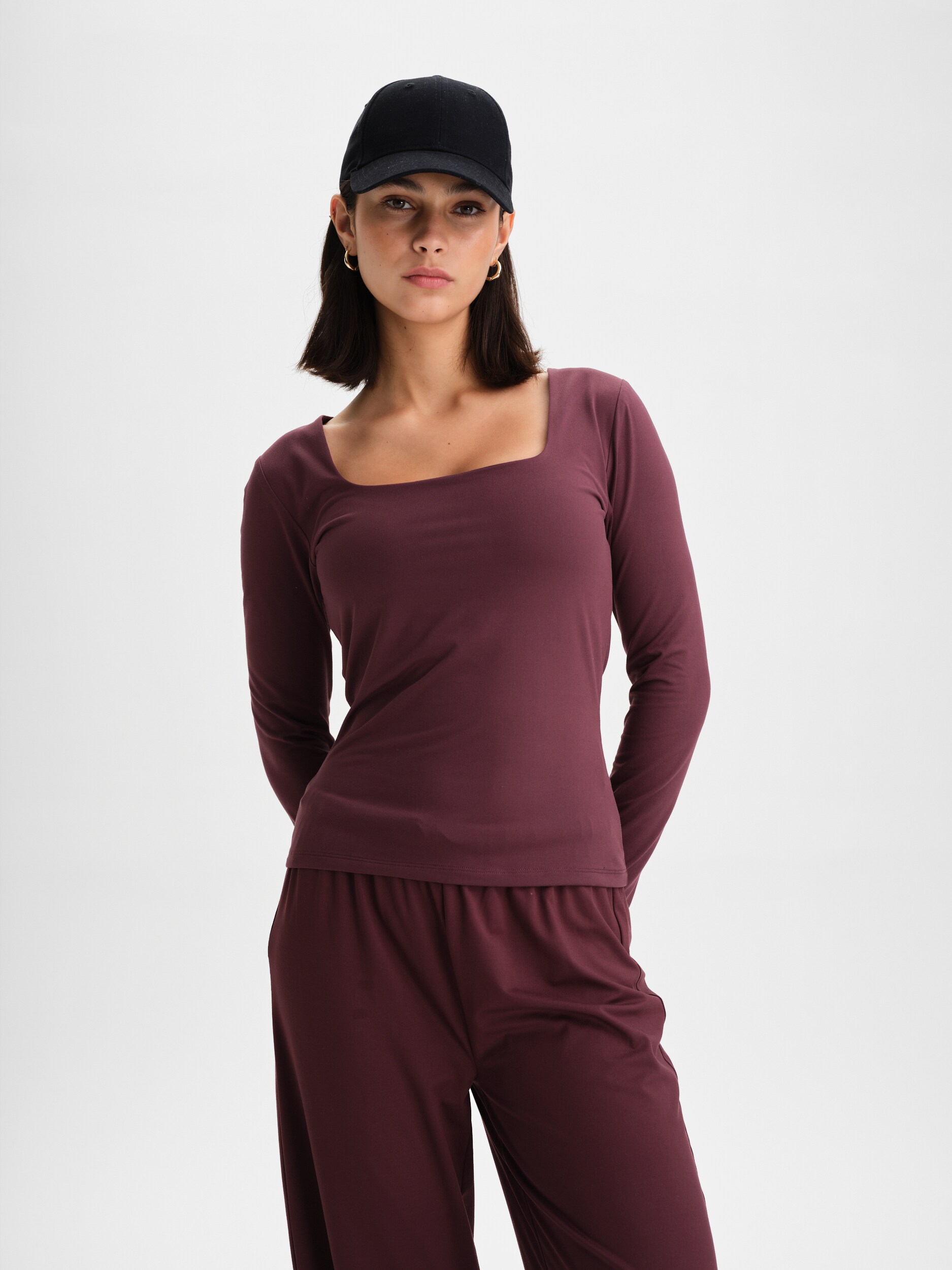 
SOC, 
W Soft Square Longsleeve, 
Detail 1
