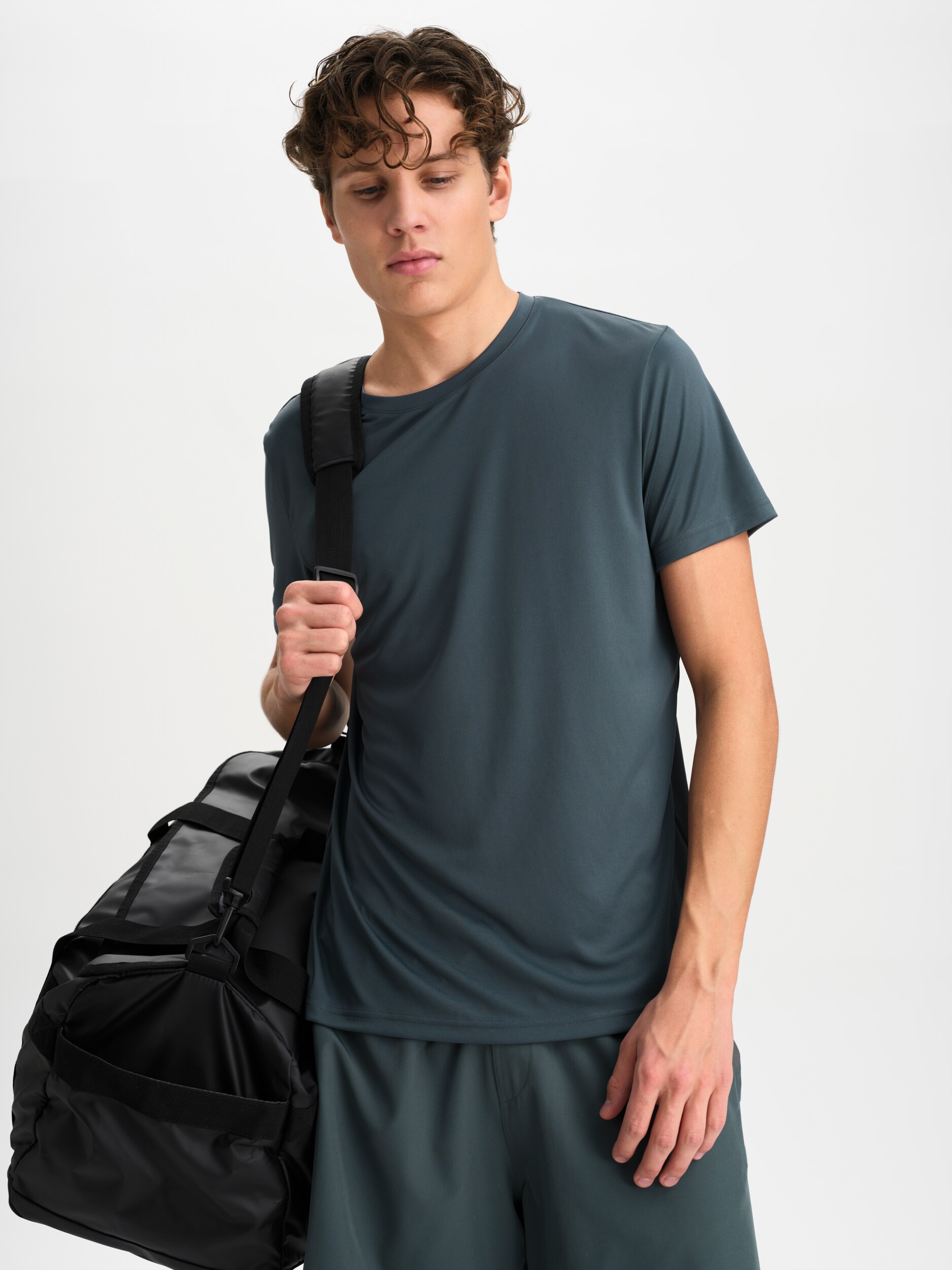 
SOC, 
M BASE TEE, 
Detail 1
