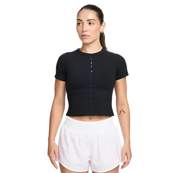 403171102102 NIKE Nike One Fitted Women'S Dri-Fit Sho 403171102102 NIKE Nike One Fitted Women'S Dri-Fit Sho Model01 Detail