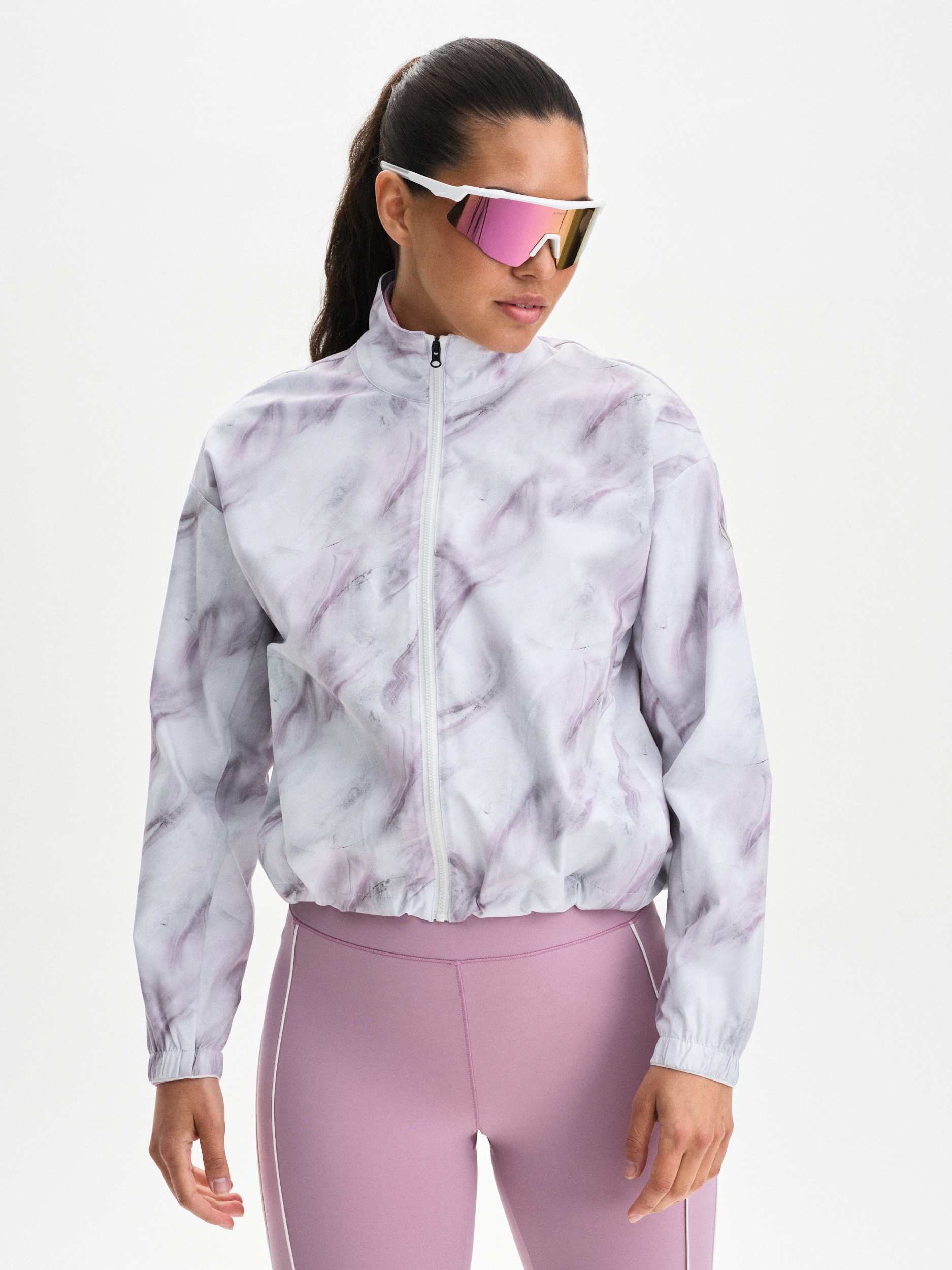 
SOC, 
W Run Loose Jacket, 
Detail 1
