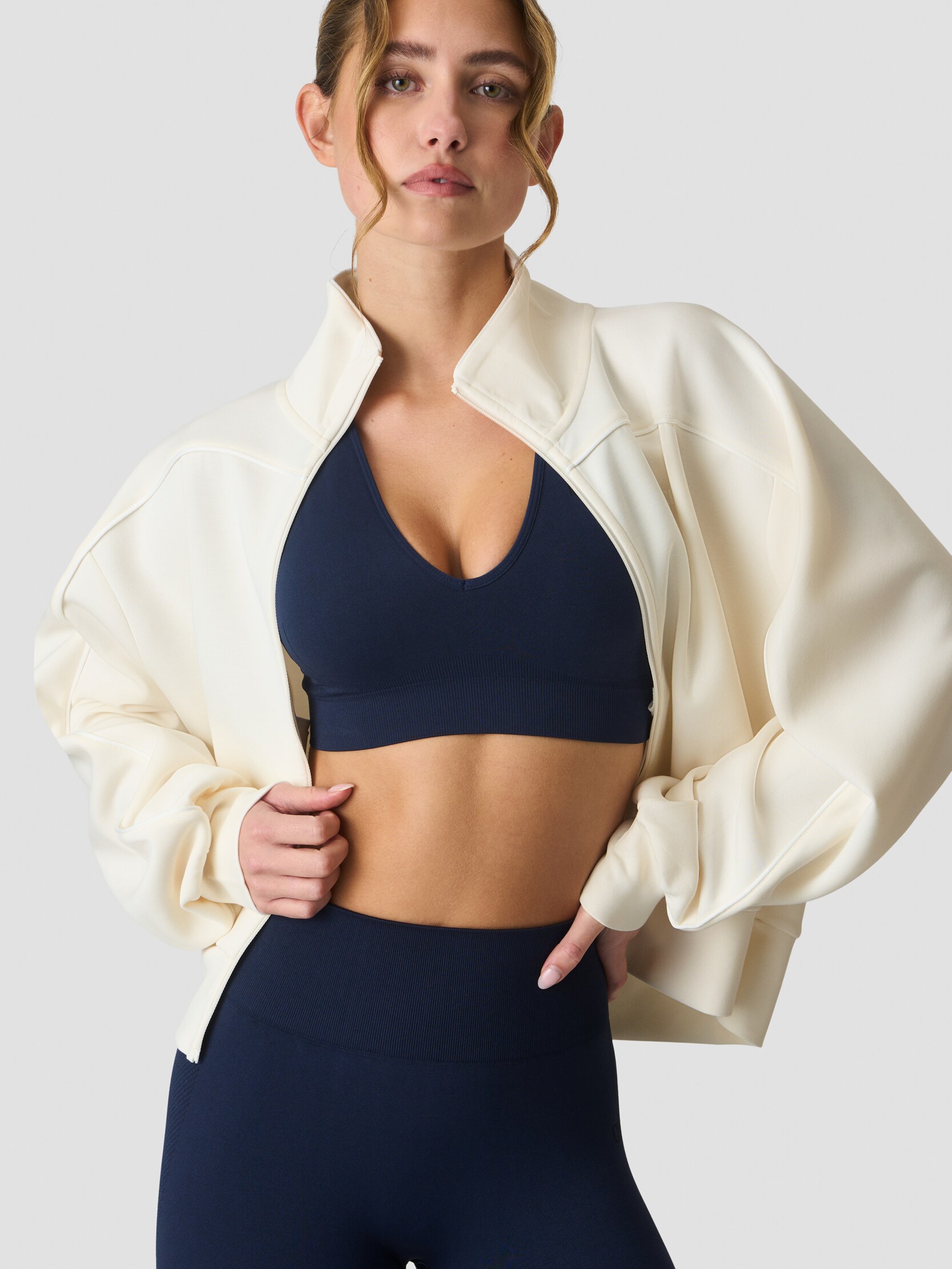 
ICANIWILL, 
W CONTRAST REGULAR ZIP JKT, 
Detail 1
