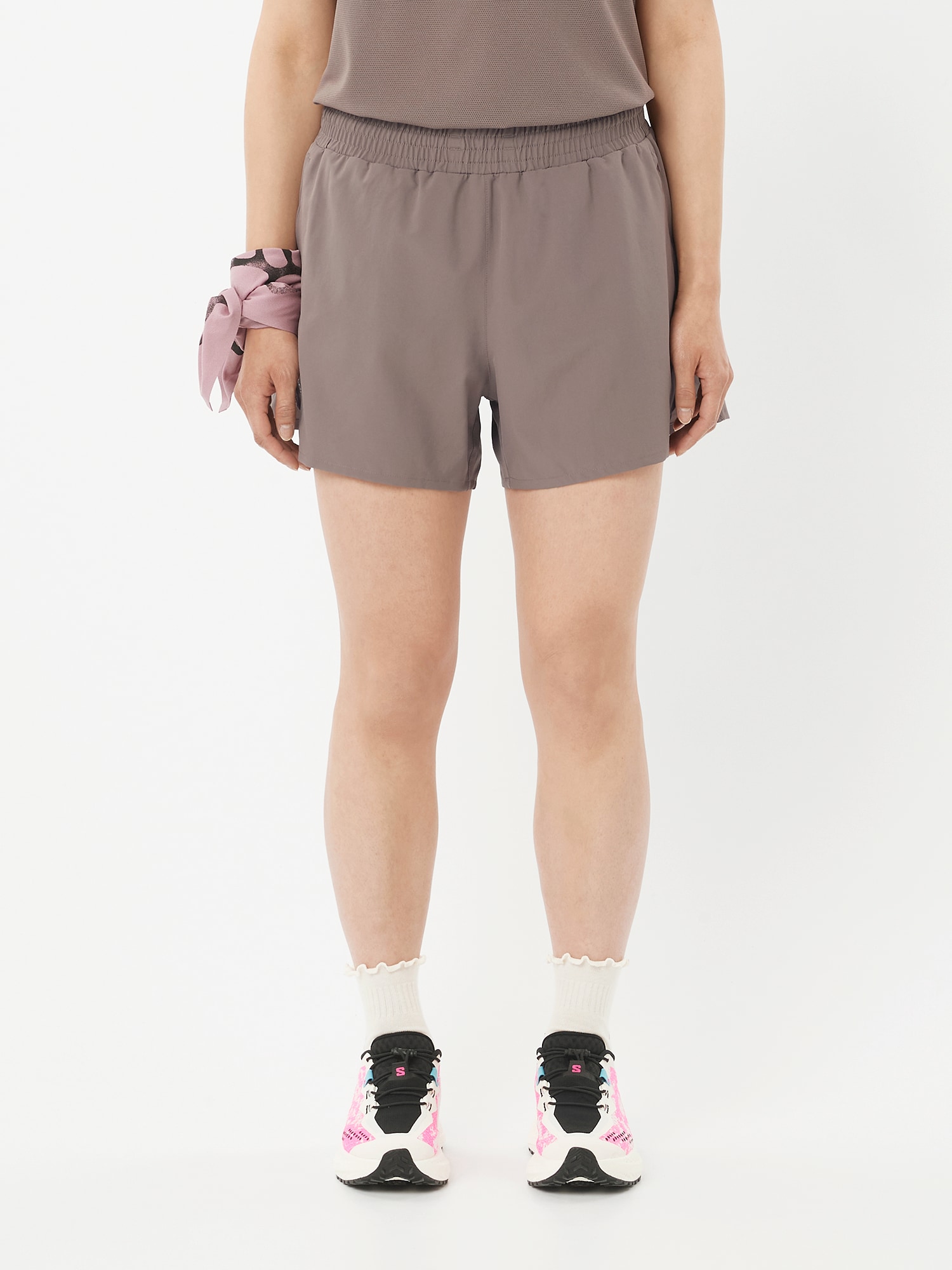 
SALOMON, 
W SHAKEOUT CORE SHORTS 4", 
Detail 1
