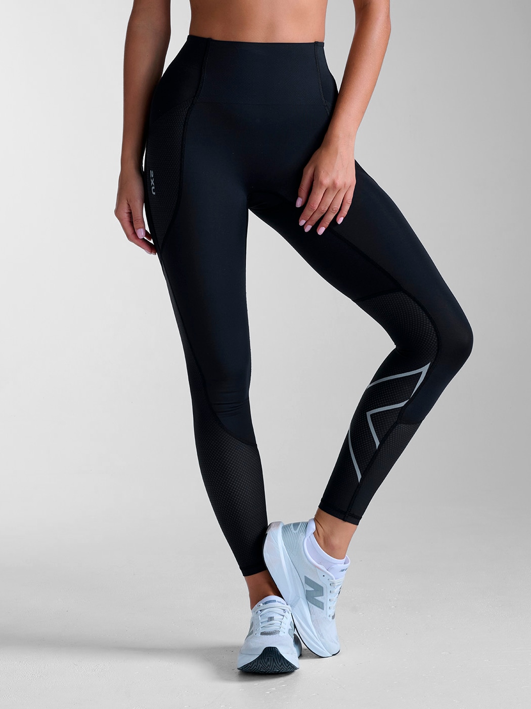 
2XU, 
AERO MESH HI-RISE COMPRESSION TIGHTS, 
Detail 1
