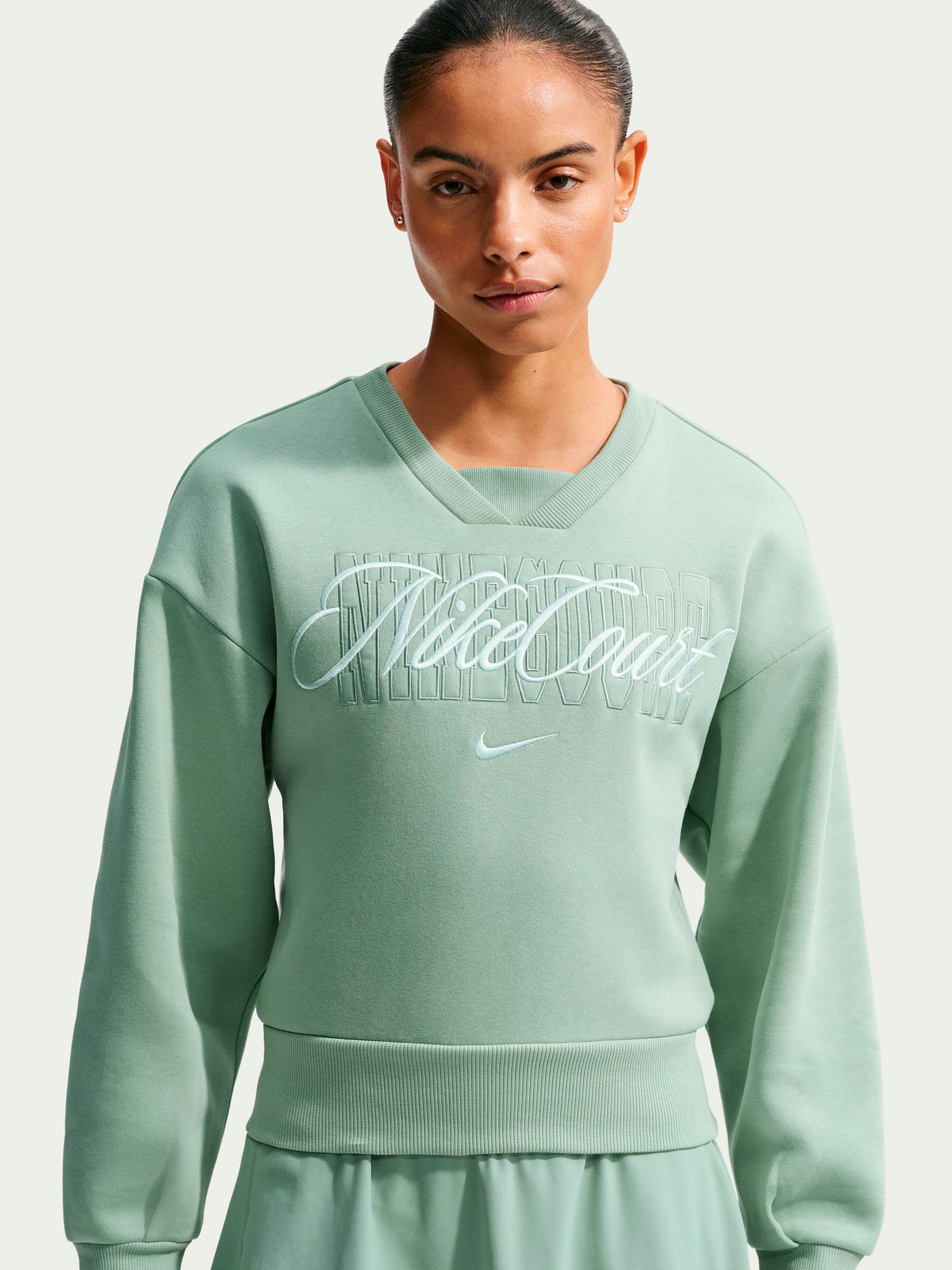 
NIKE, 
W CRT CLTN FLC CREW, 
Detail 1
