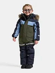 K BJÄRVEN COVERALL 5 - DEEP GREEN Model01 Small1x1