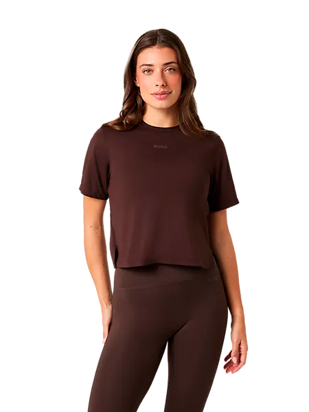 406802102101 BJÖRN BORG Borg Cropped T-shirt 406802102101 BJÖRN BORG Borg Cropped T-shirt Model01 Detail