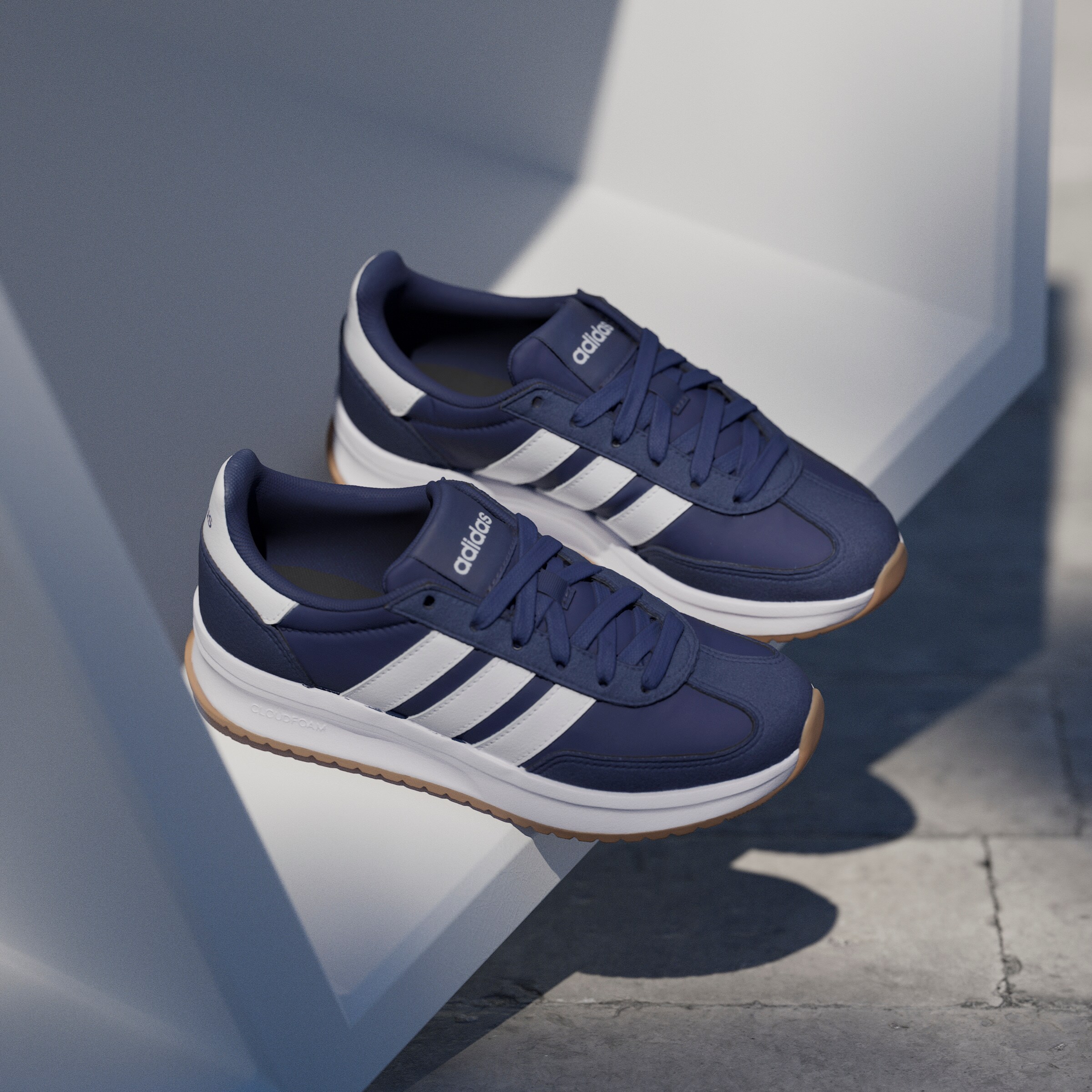 
ADIDAS, 
RUN 70S 2.0 J, 
Detail 1
