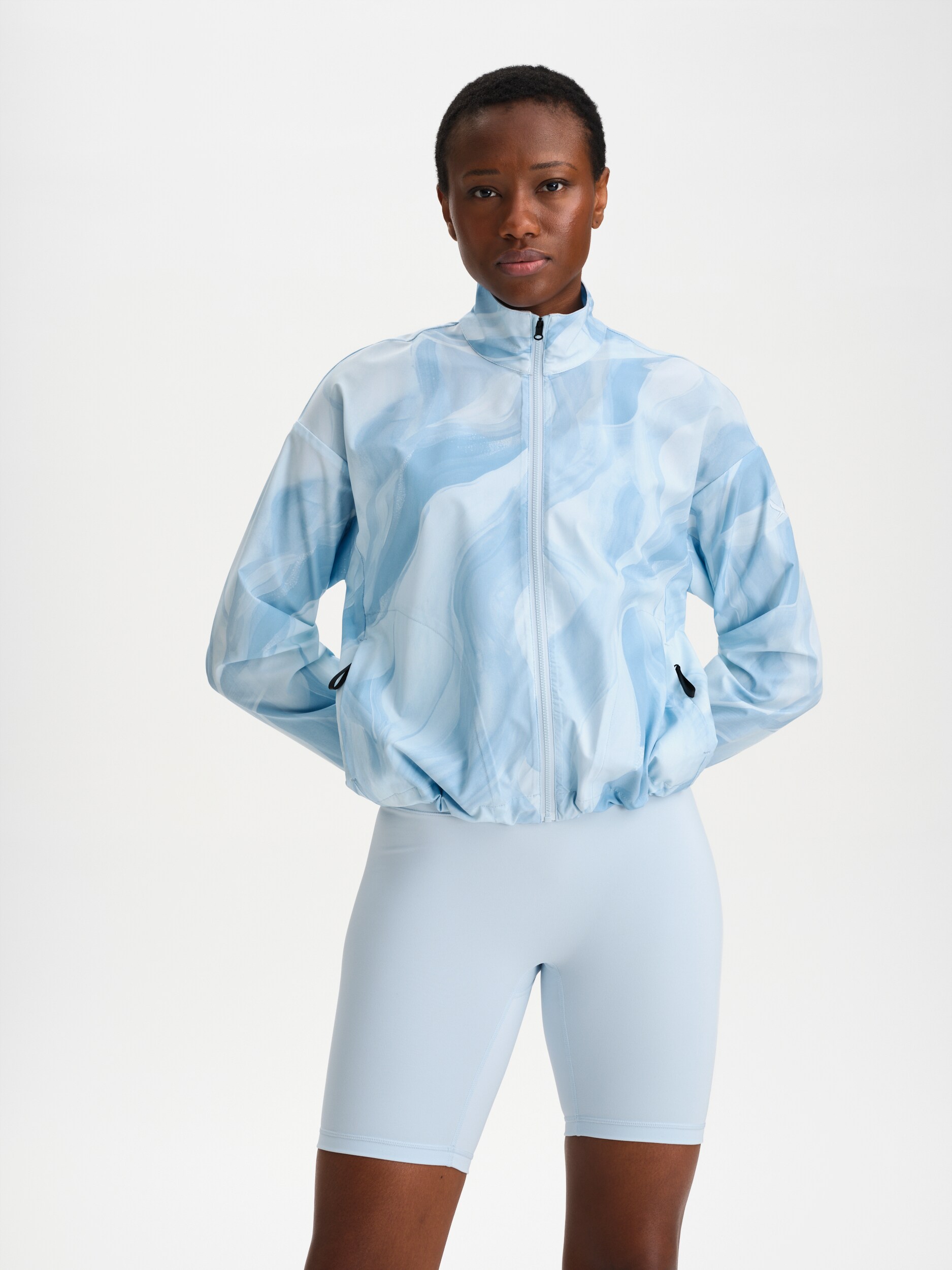 
SOC, 
W Run Loose Jacket, 
Detail 1
