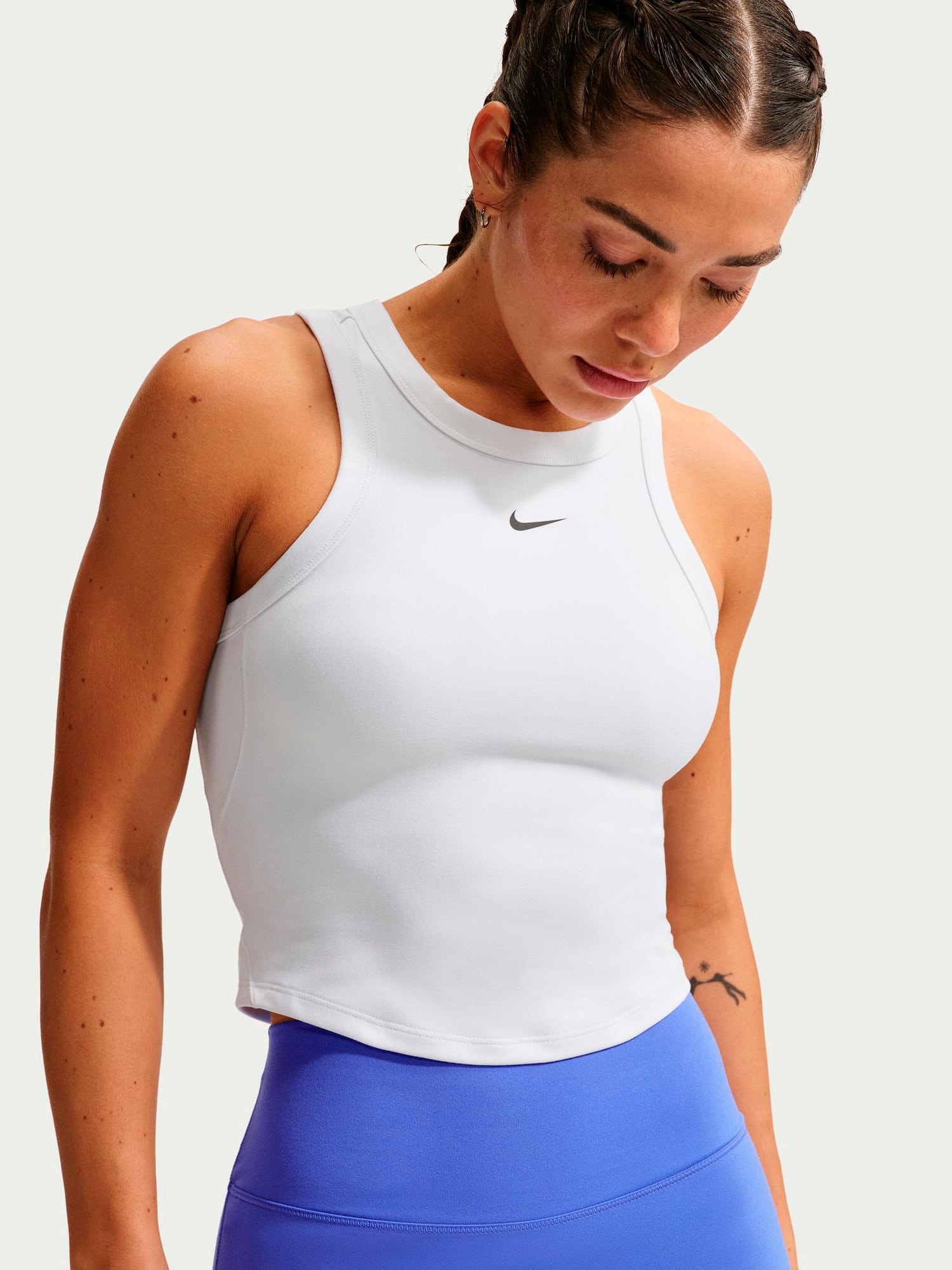 
NIKE, 
NIKE ONE FITTED WOMEN'S DRI-FIT CRO, 
Detail 1
