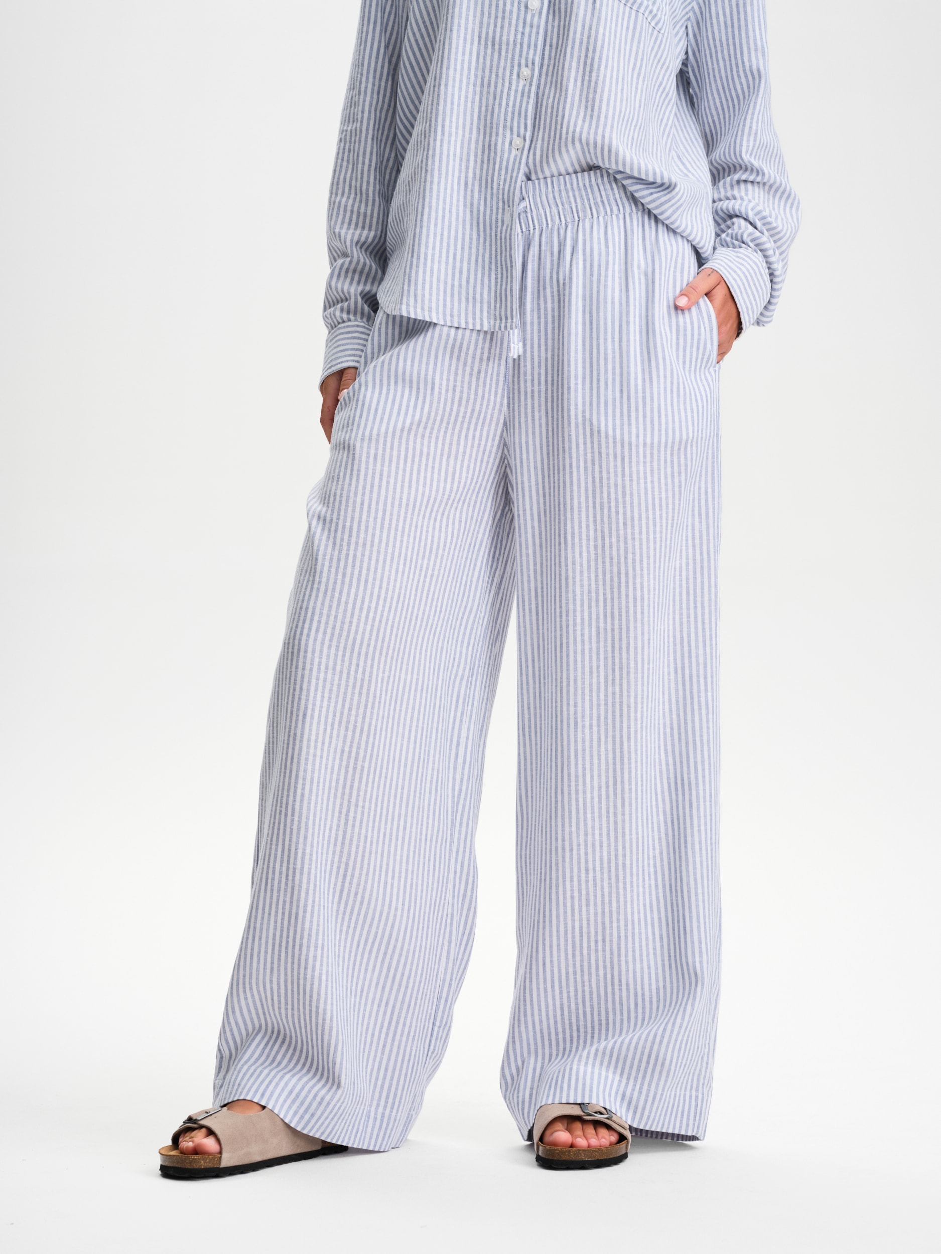 
RACE MARINE, 
W SEA SIDE LINEN PANT, 
Detail 1
