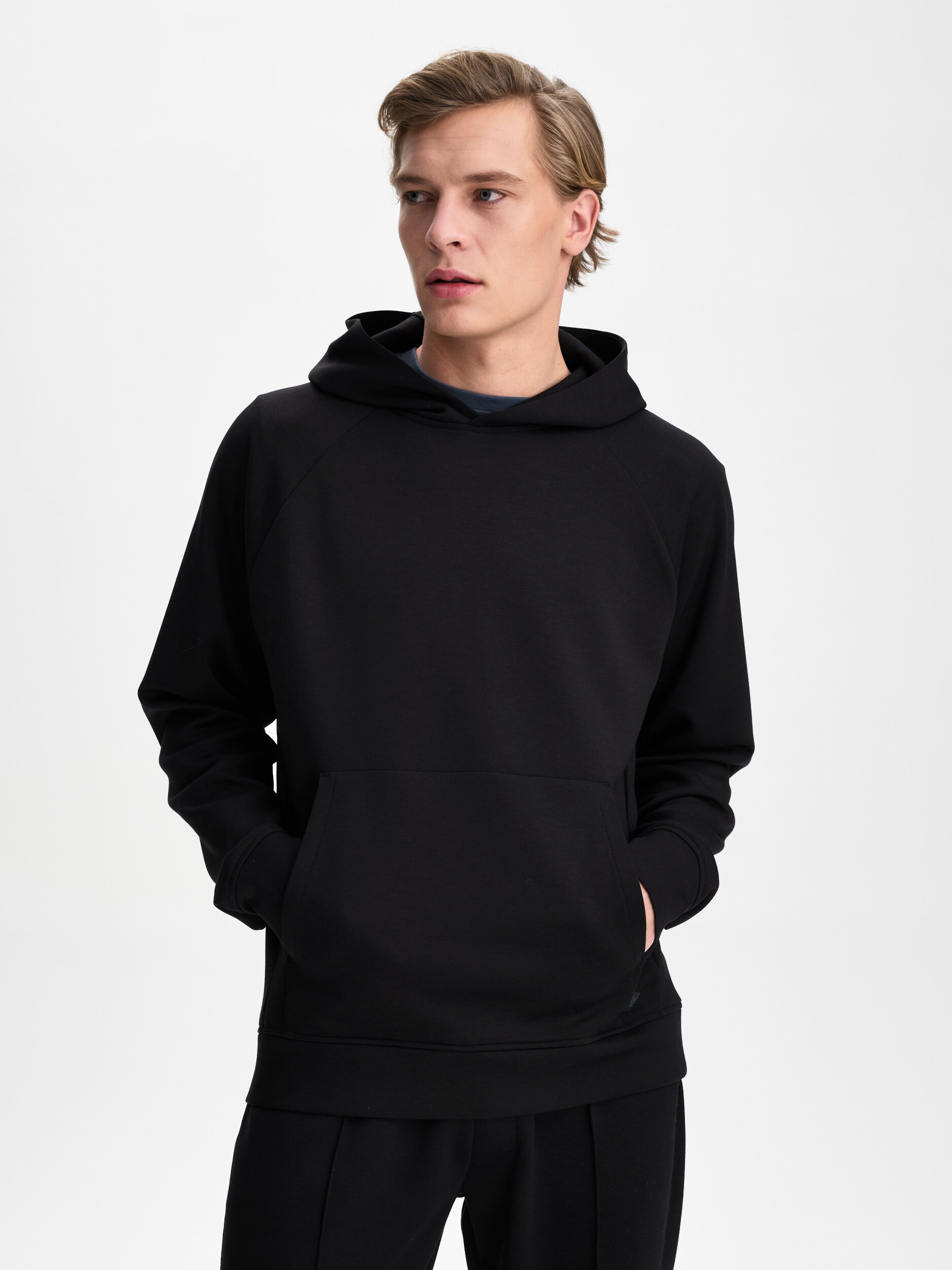 
SOC, 
M SOFT HOOD, 
Detail 1
