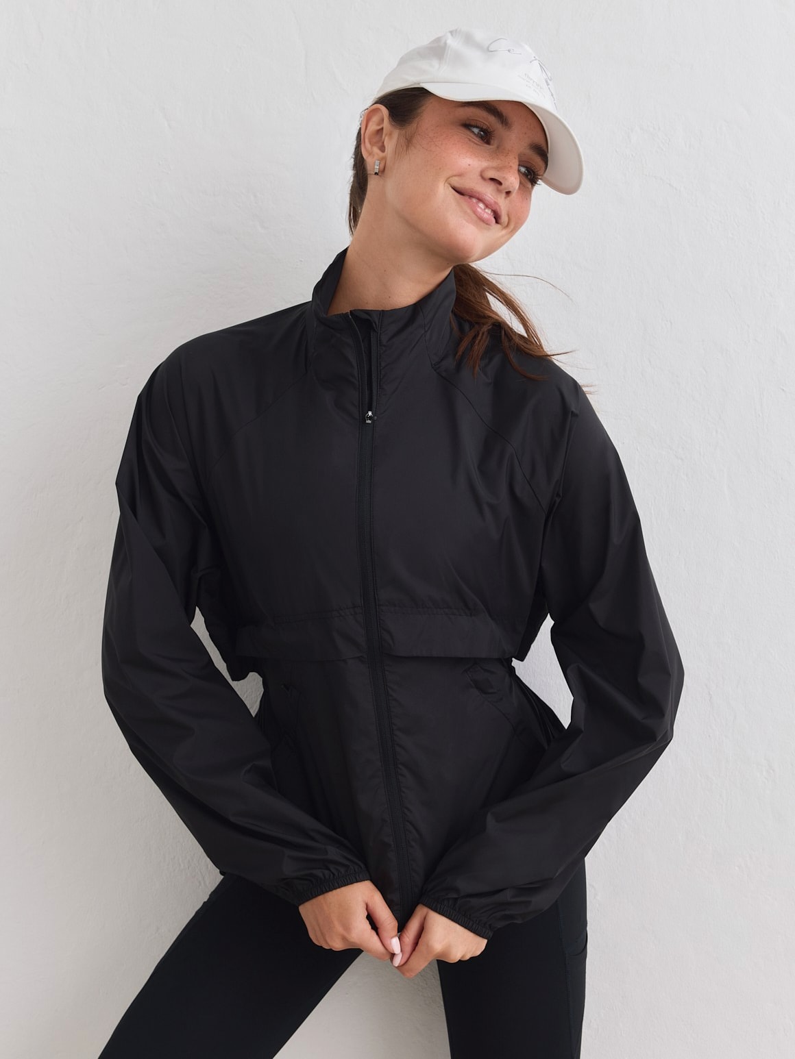 
AIM&acute;N, 
W RUNNING JACKET, 
Detail 1
